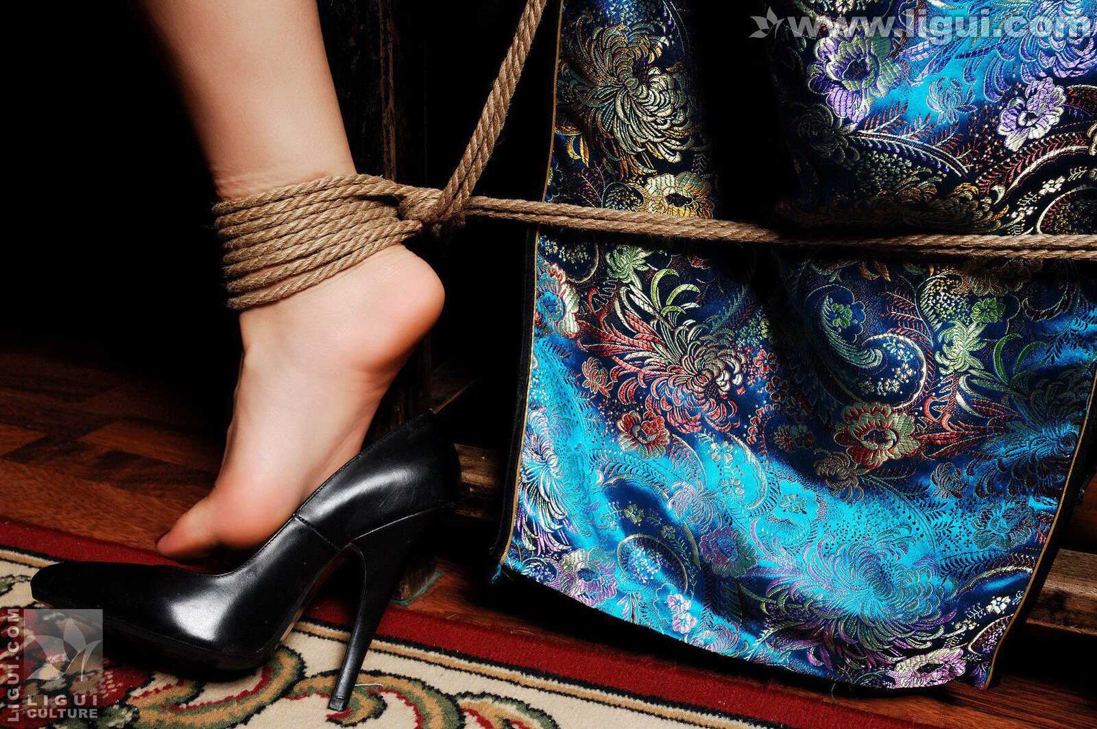 Model 冰清《东方少妇挣扎中的捆绑》 [丽柜美束第6张