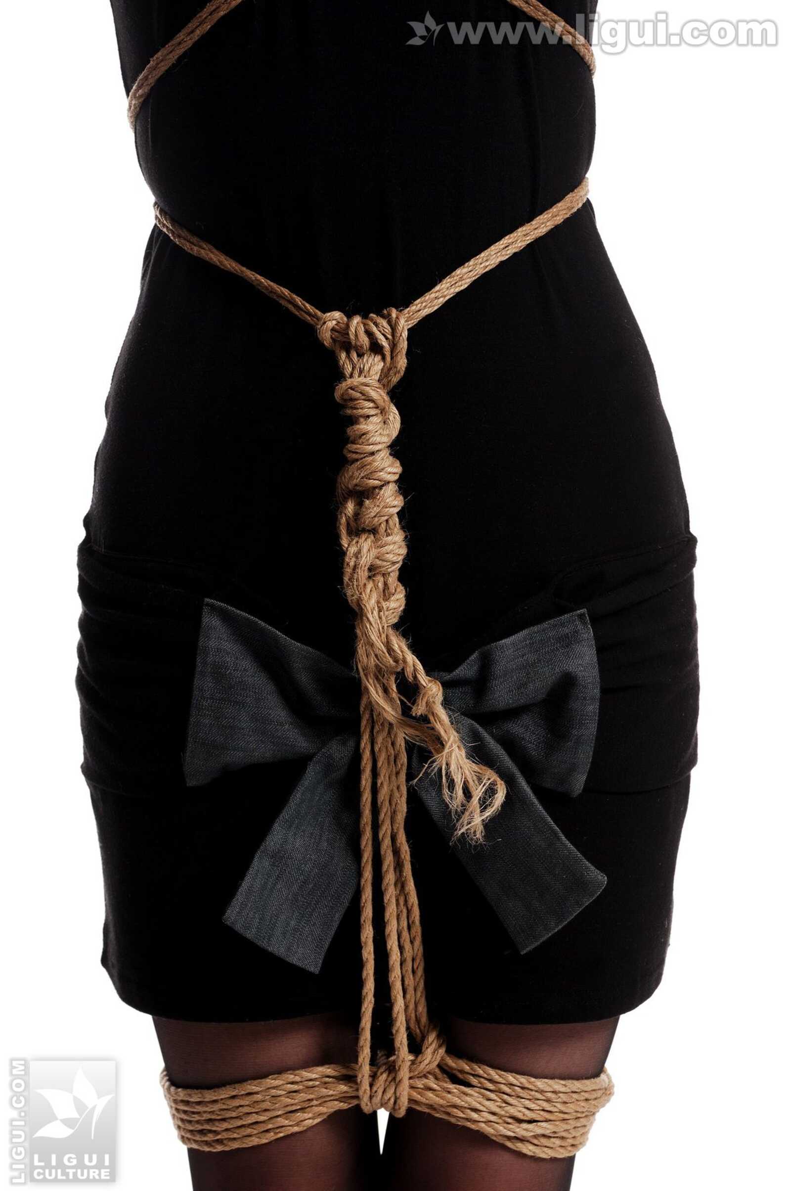 Model 尤丽《冷艳摄魂的丝袜捆绑》 [丽柜美束Li第17张