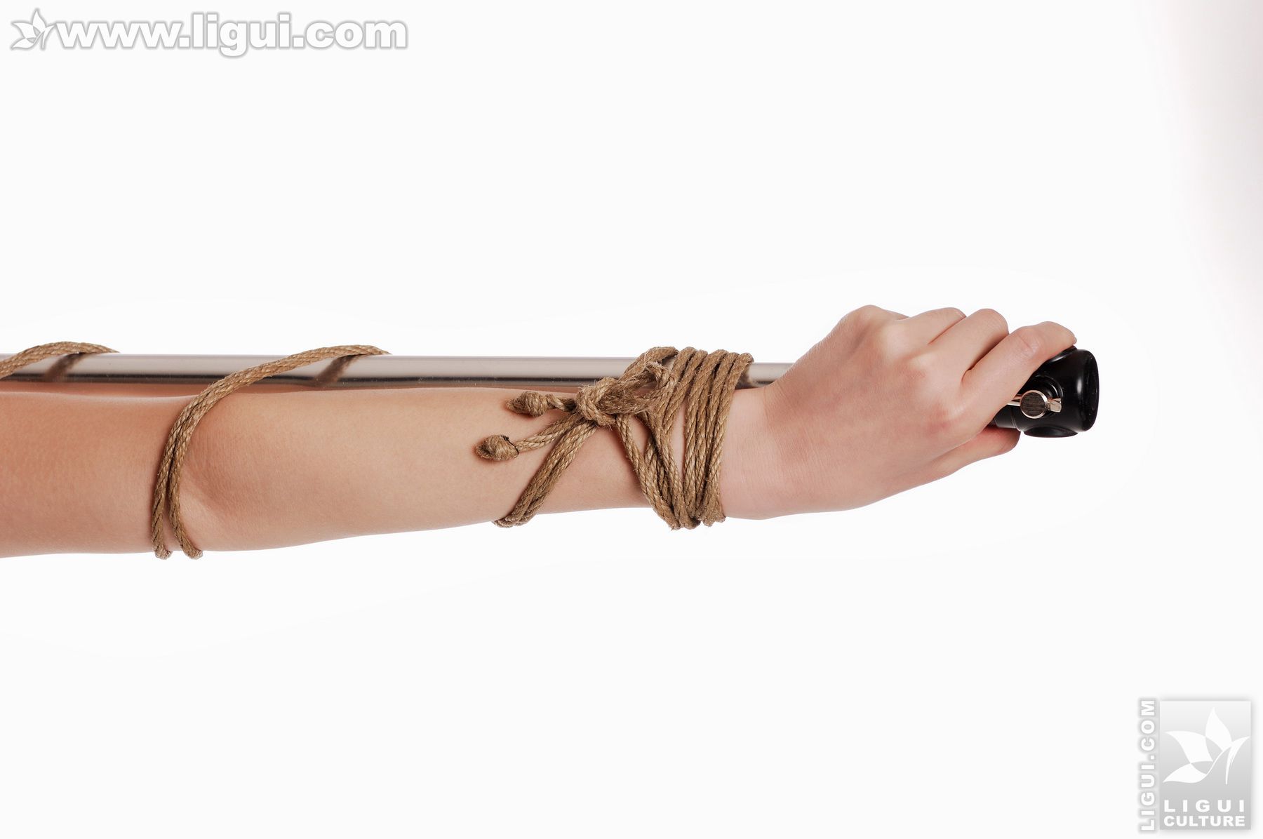 Model 尤丽《冷艳摄魂的丝袜捆绑》 [丽柜美束Li第16张