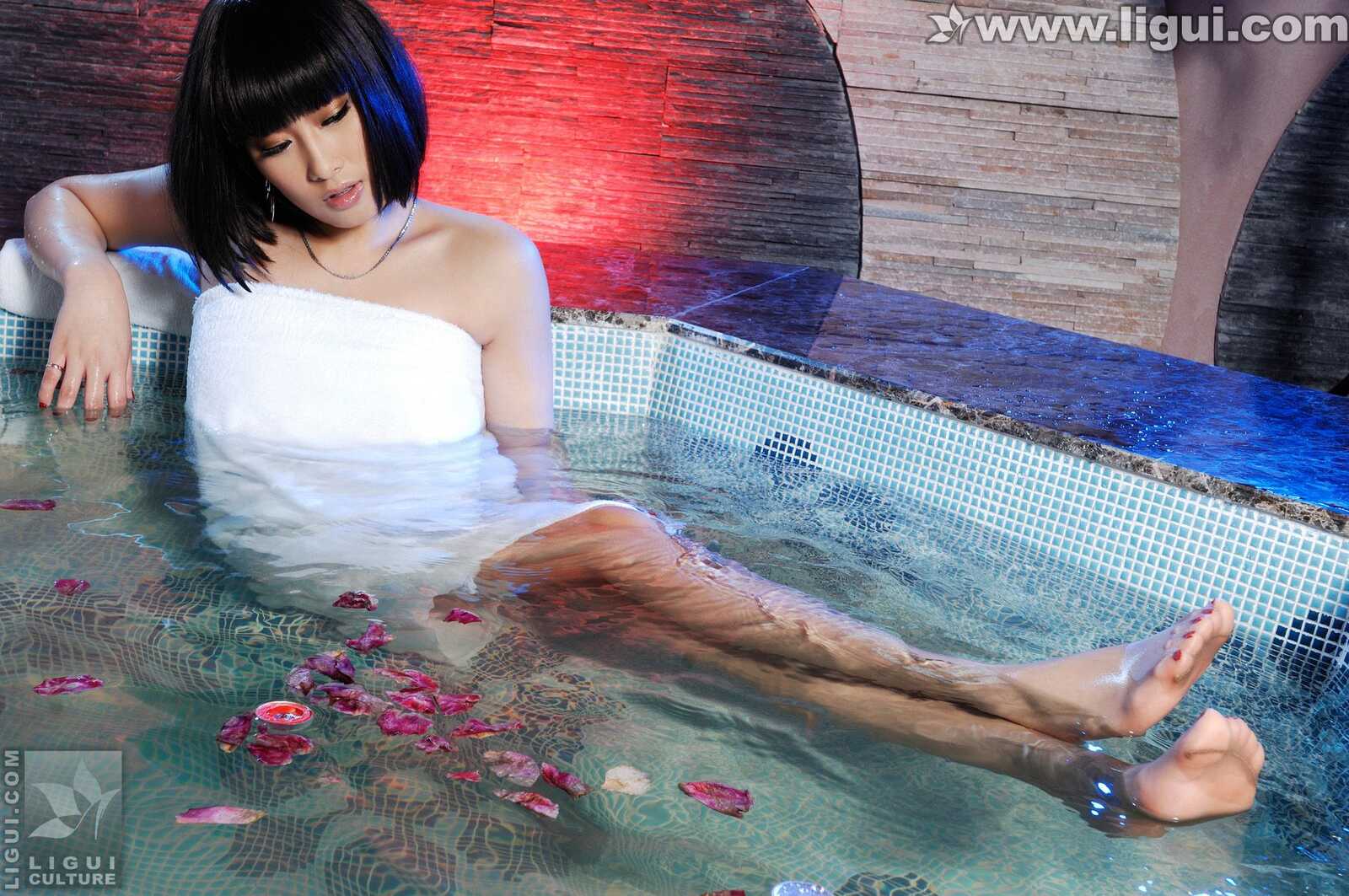 Model 思玉《水中天使》 [丽柜LiGui] 丝袜美足写真第1张