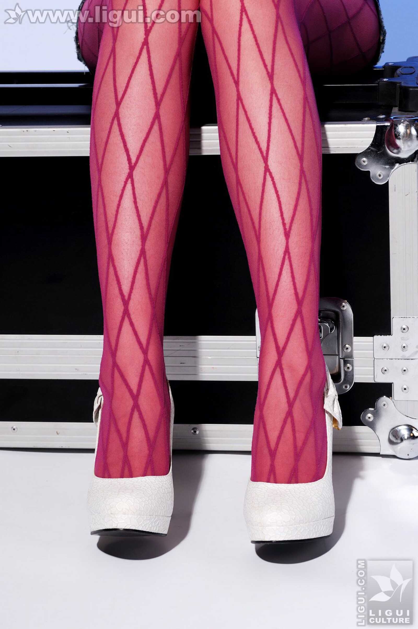 Model 陈佳佳《色彩絢爛的絲襪高跟演繹》 [丽柜第3张