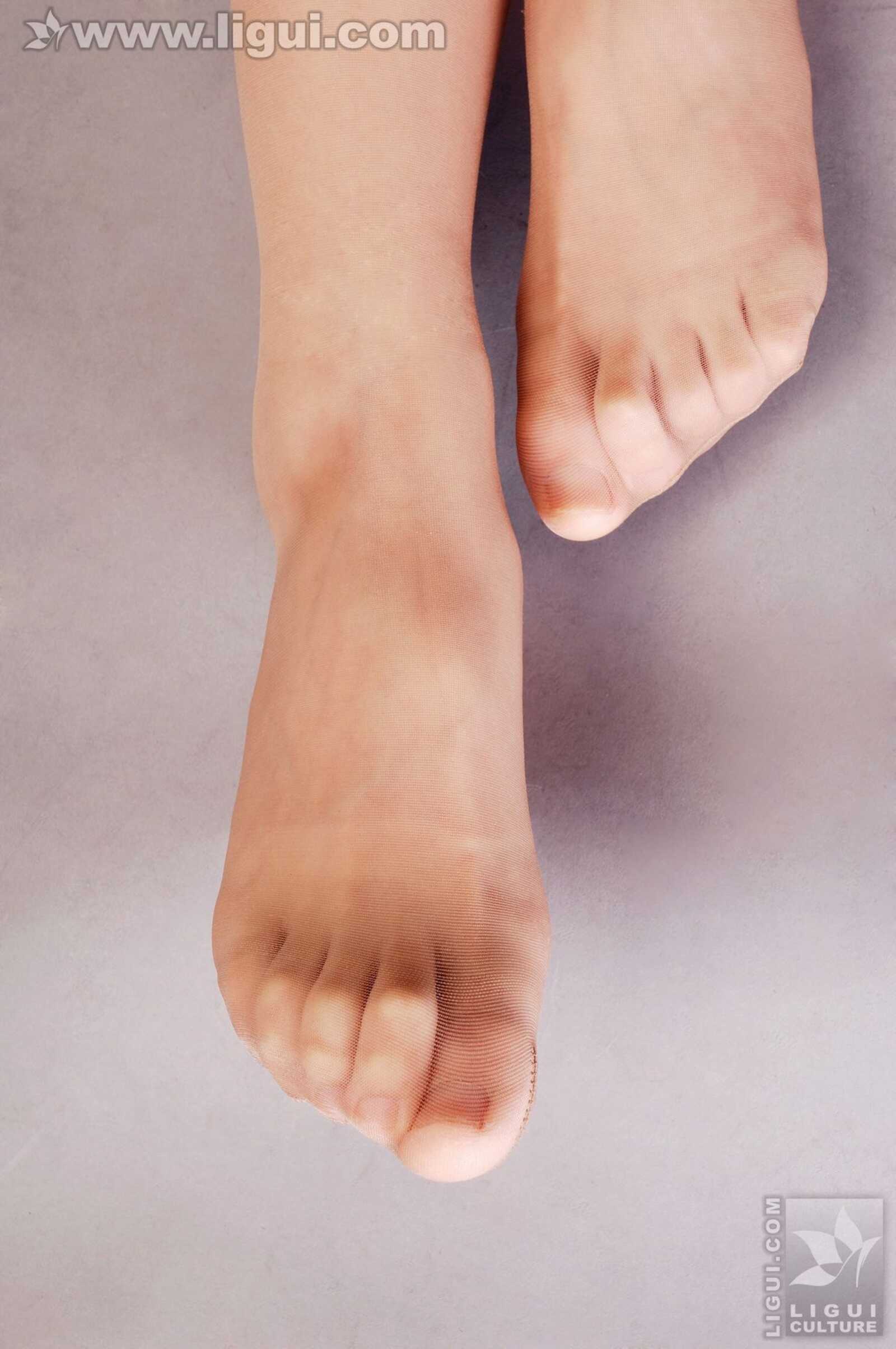 Model 文婷《甜美可爱的肉丝袜高跟》 [丽柜LiGui第5张