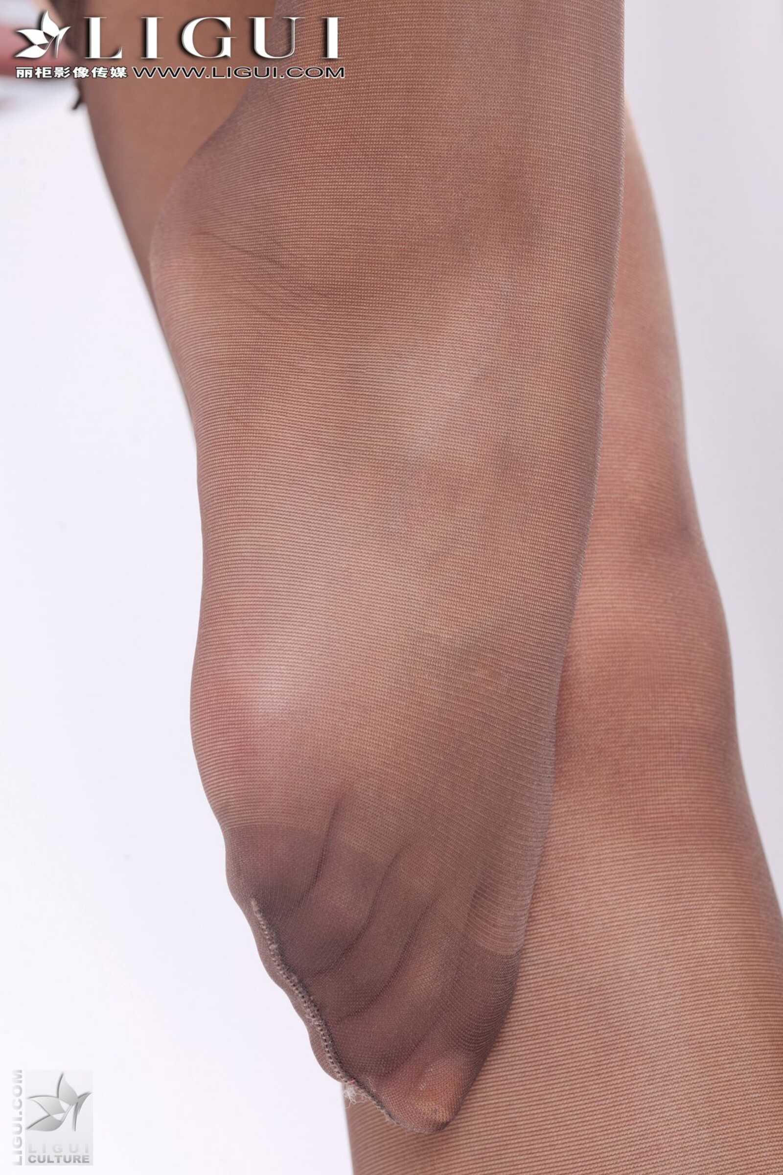 Model 甜甜《灰丝高跟美足》 [丽柜LiGui] 美腿玉足第12张