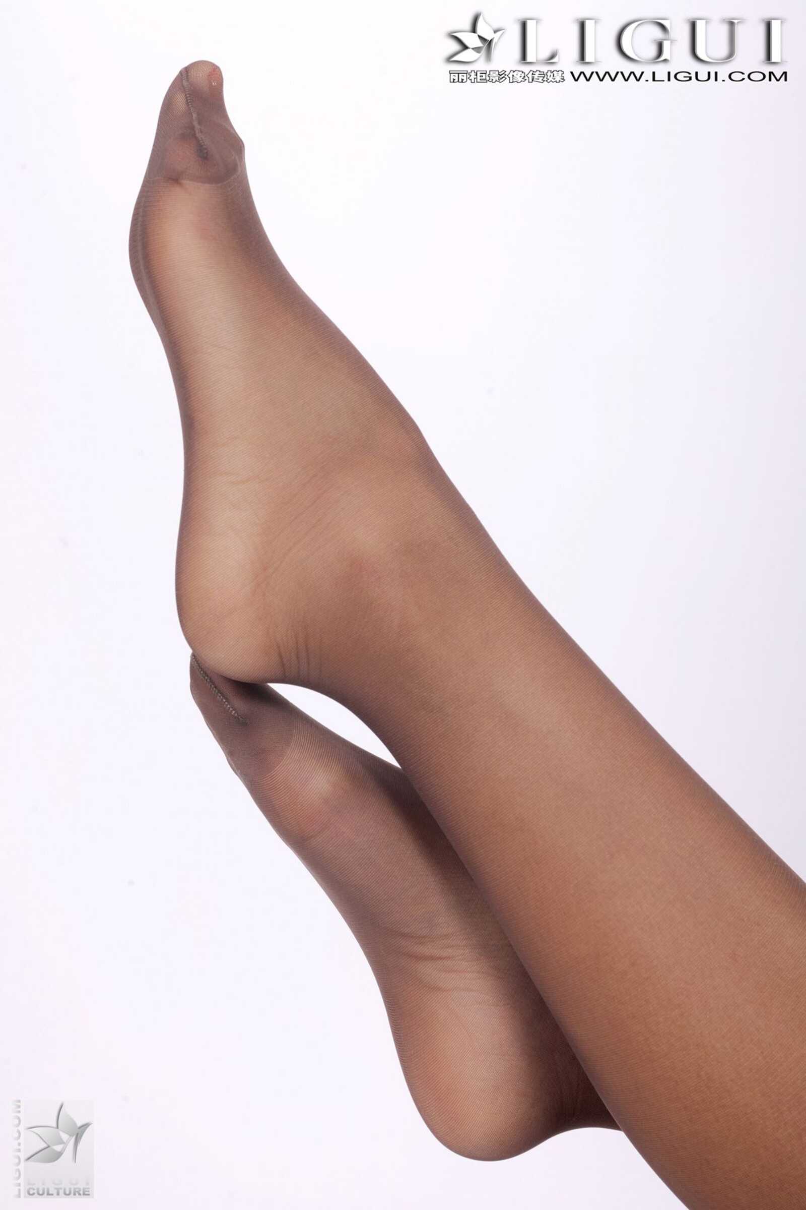 Model 甜甜《灰丝高跟美足》 [丽柜LiGui] 美腿玉足第5张