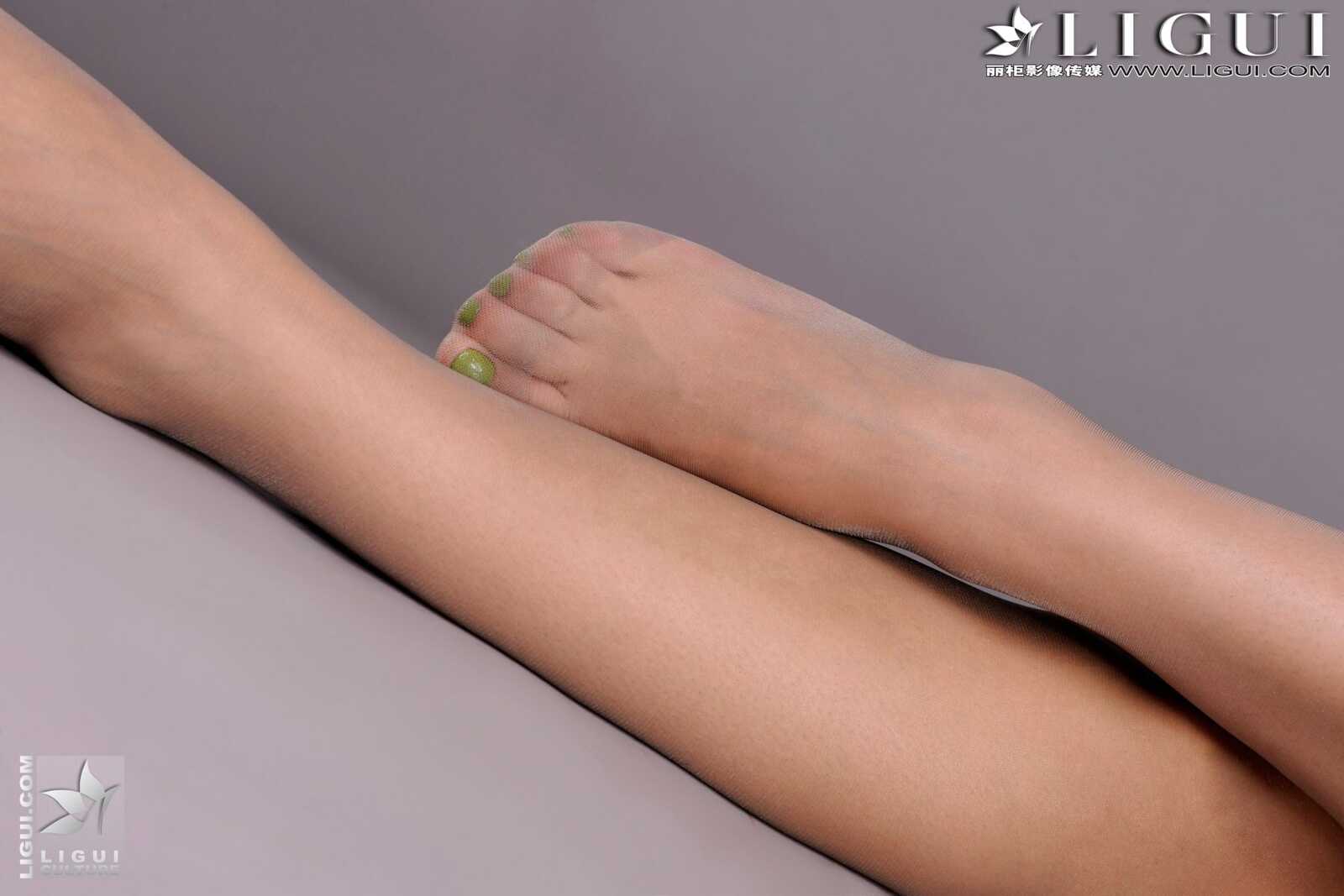 Model 晴晴《肉丝诱惑》 [丽柜LiGui] 美腿玉足写真第1张