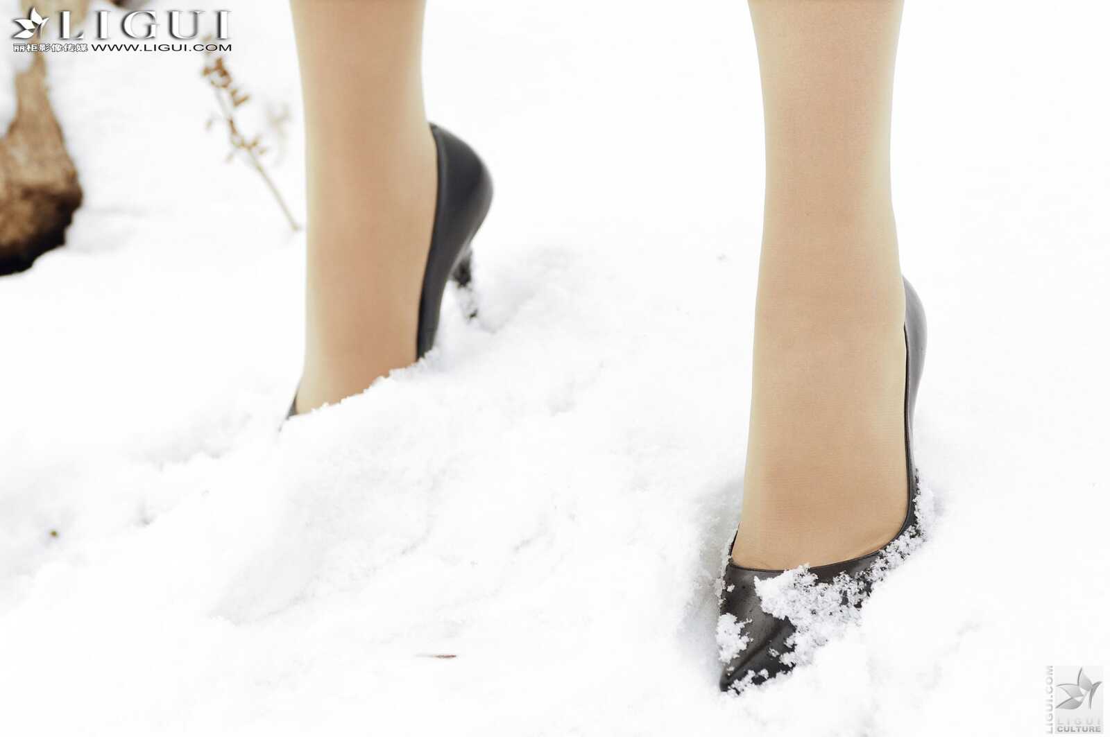 Model 琳达《雪地女郎丝足秀》上下合集 [丽柜Li第9张