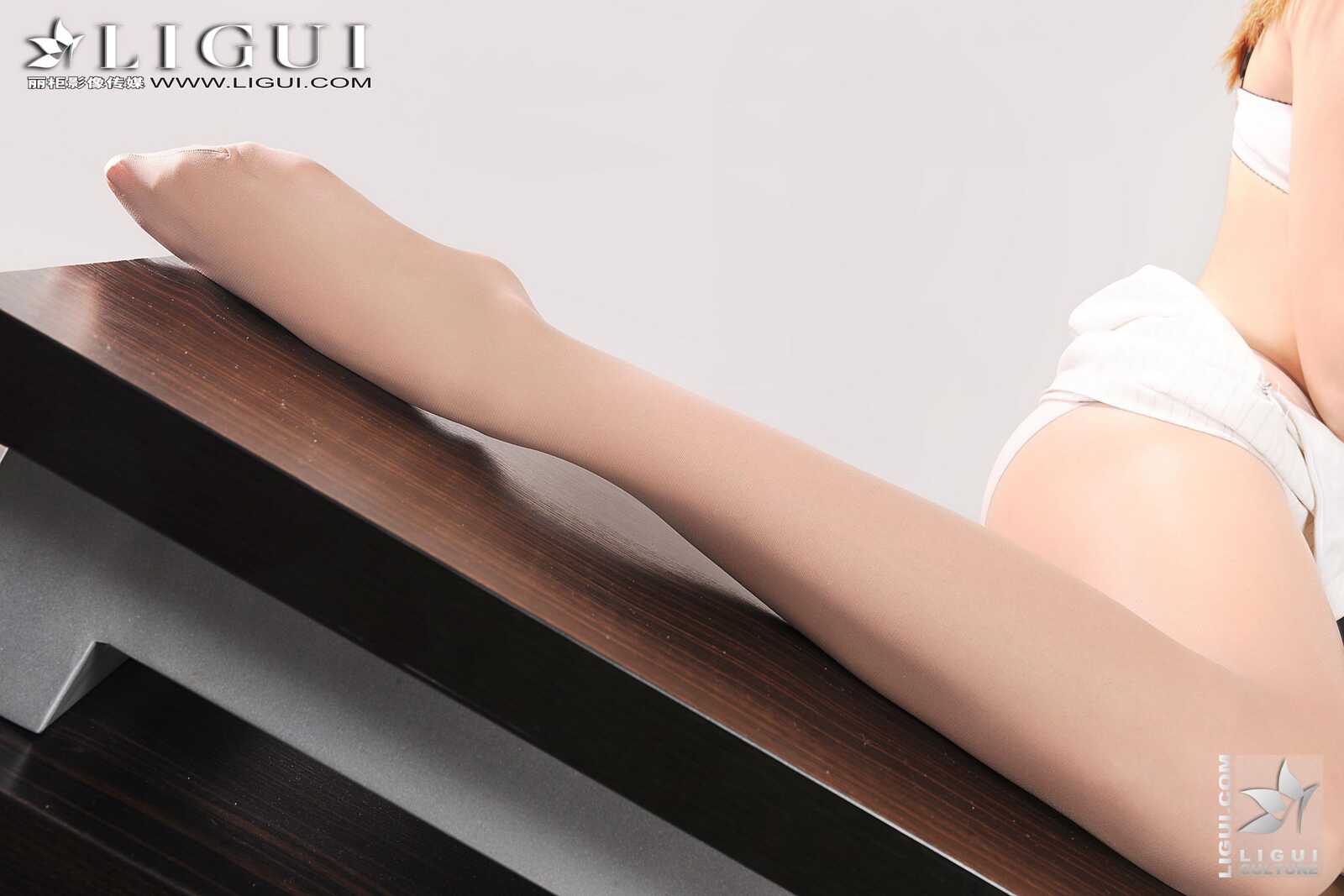 Model 桃子《办公室丝足秀》上下合集 [丽柜LiGui第6张