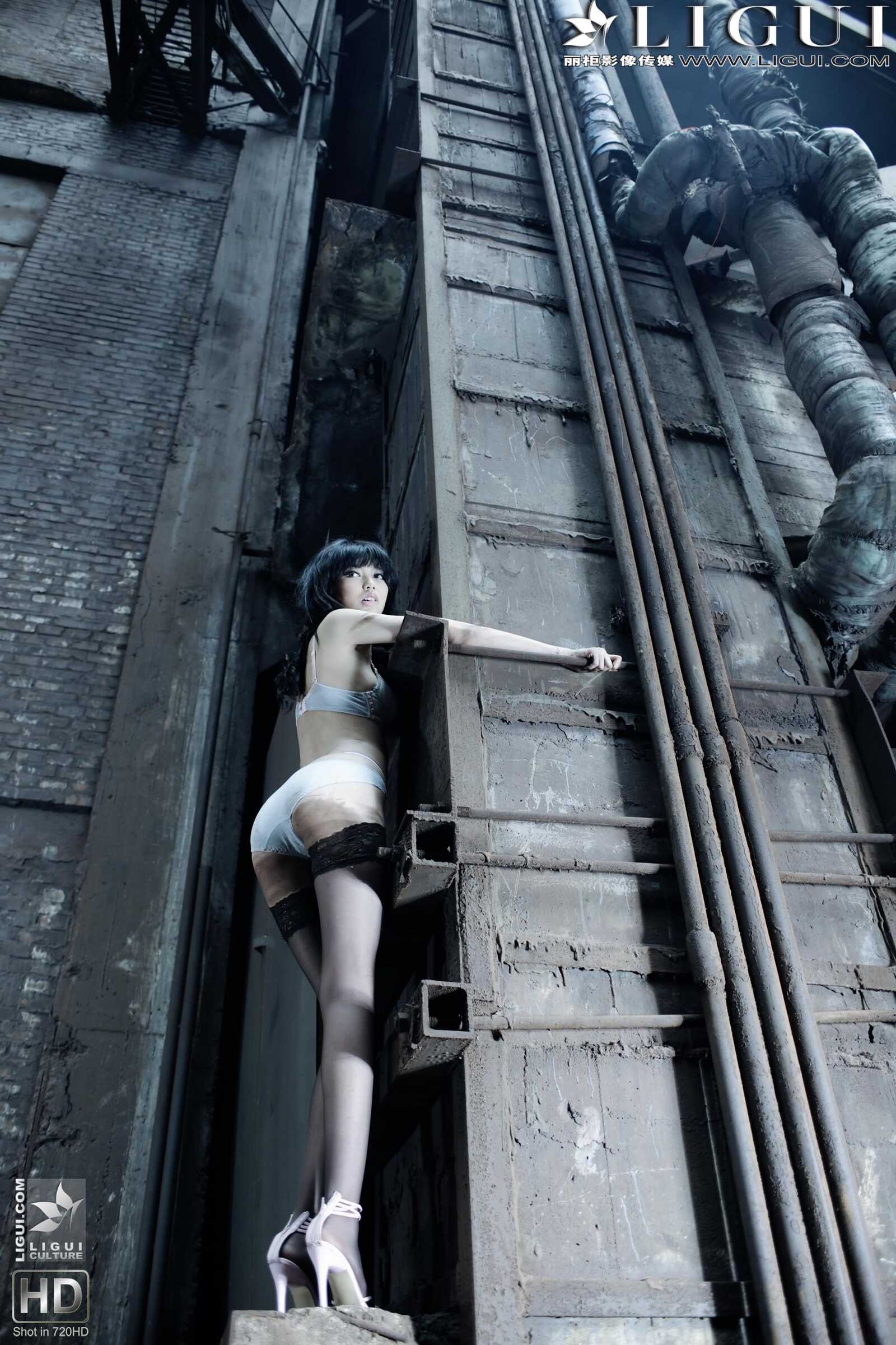 Model 梦露《黑丝女郎外拍魅惑》上下合集 [丽柜第16张