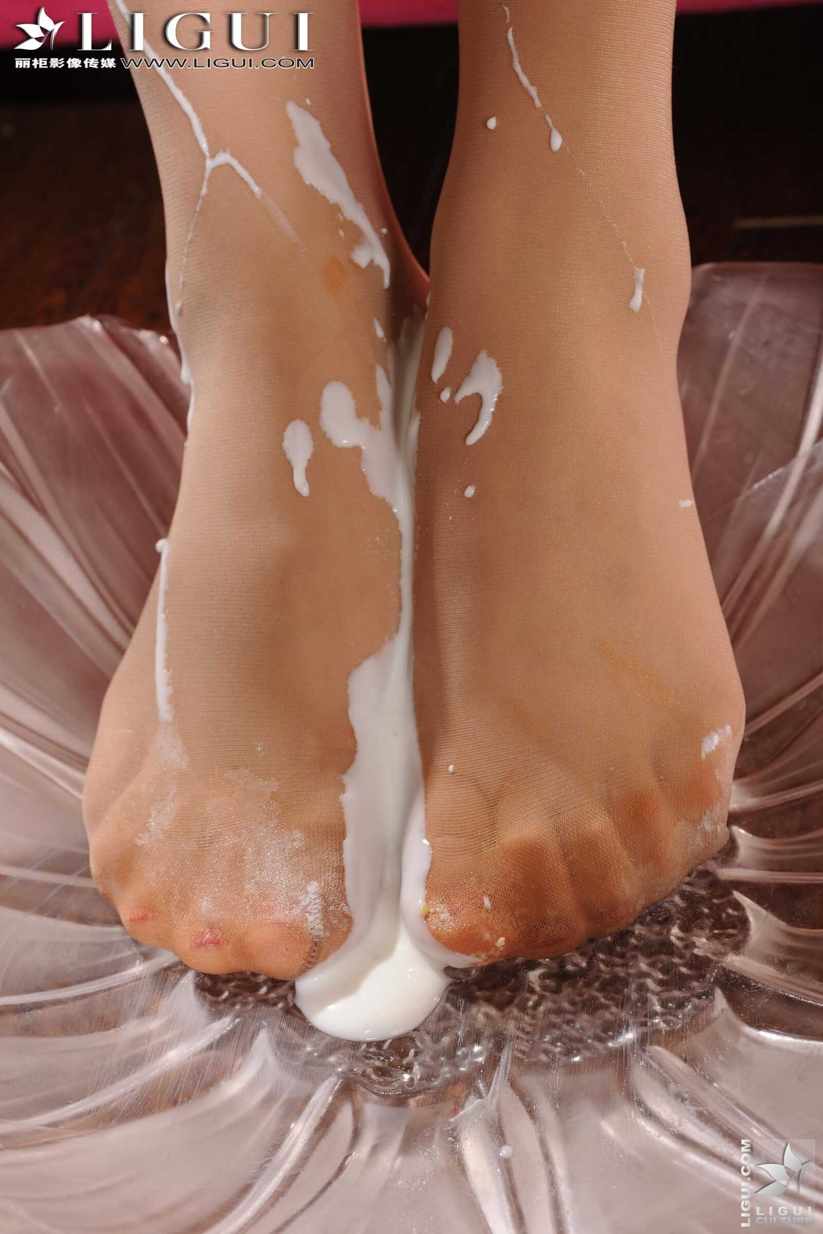 Model 英子《美味的肉丝袜美足》上下合集 [丽柜第3张