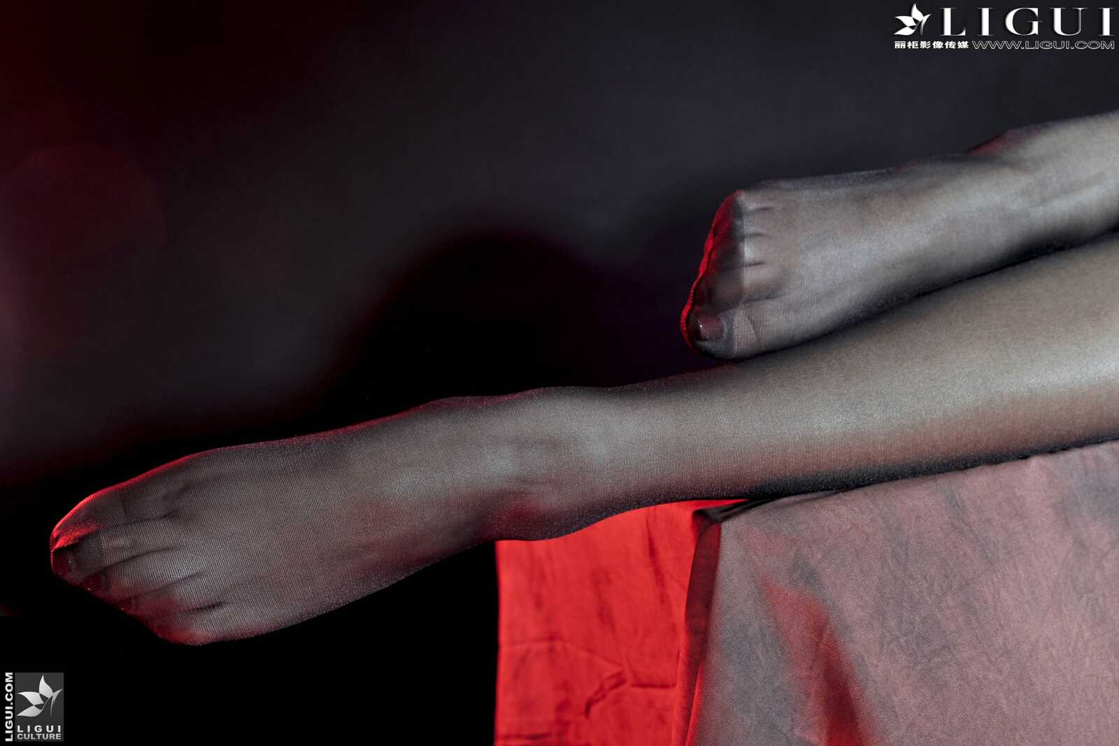 Model 司琪《皮草黑丝女郎》 [丽柜LiGui] 美腿玉足第5张