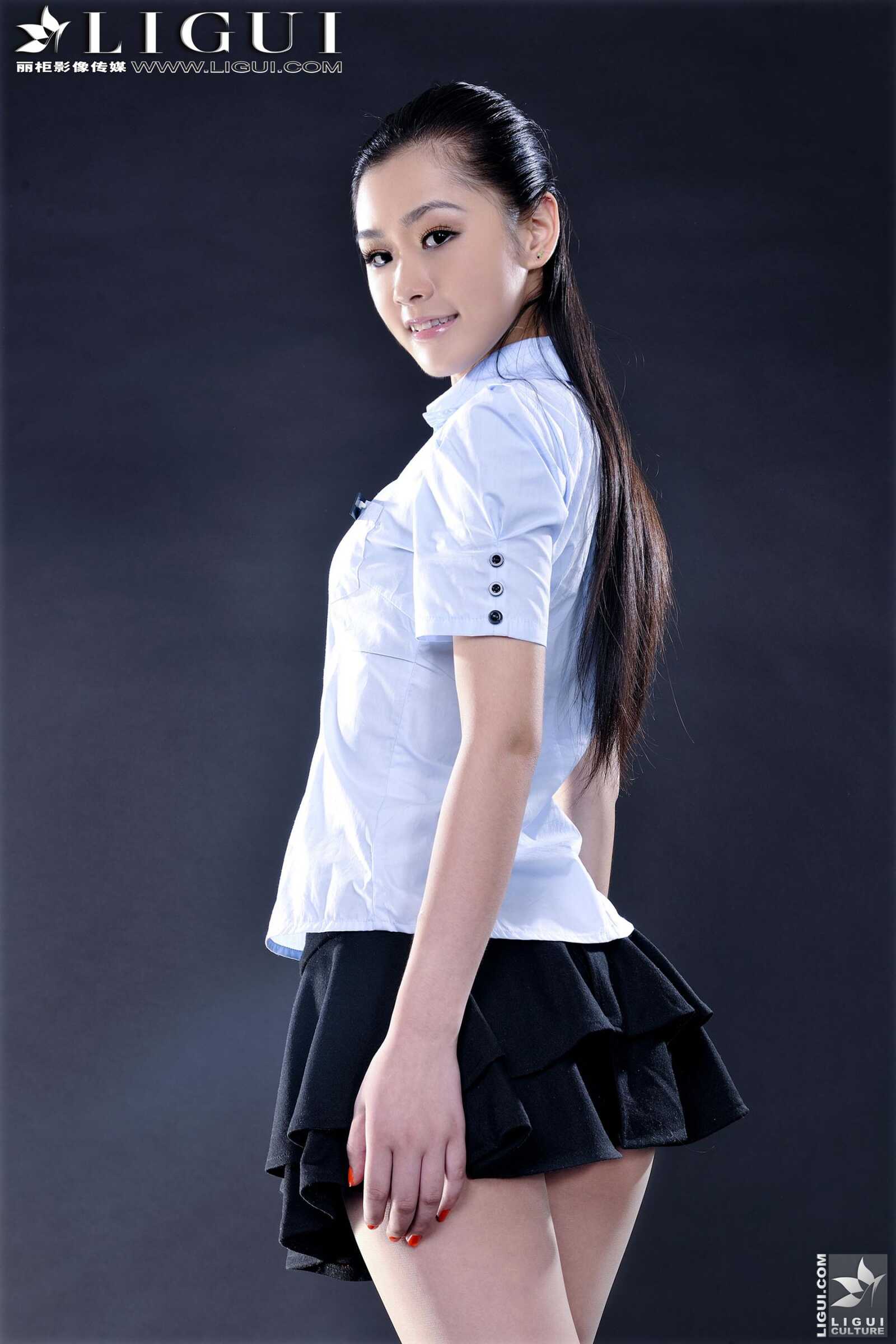 Model 凌凌《职业装制服丝足》上下合集  [丽柜L第16张