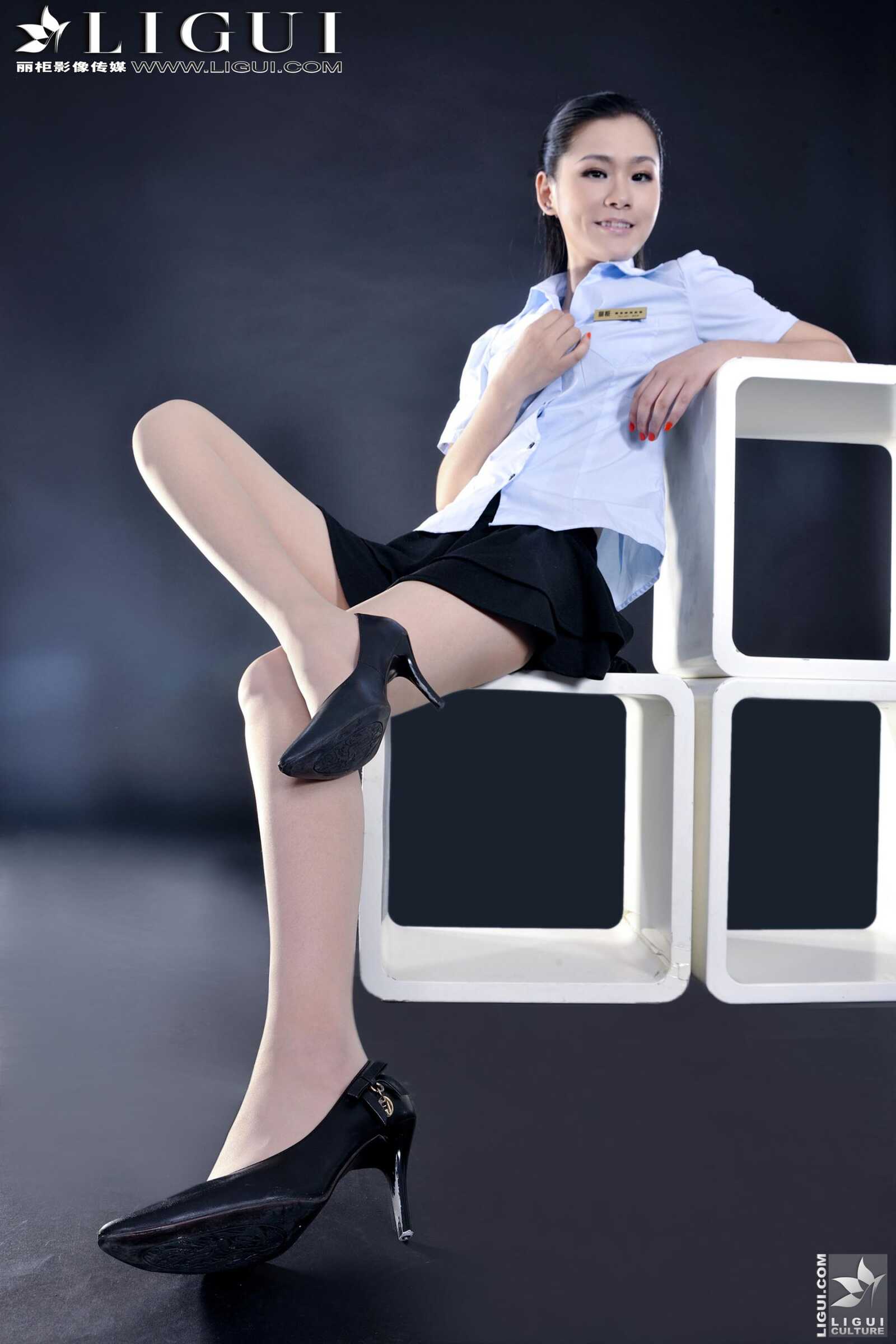 Model 凌凌《职业装制服丝足》上下合集  [丽柜L第12张