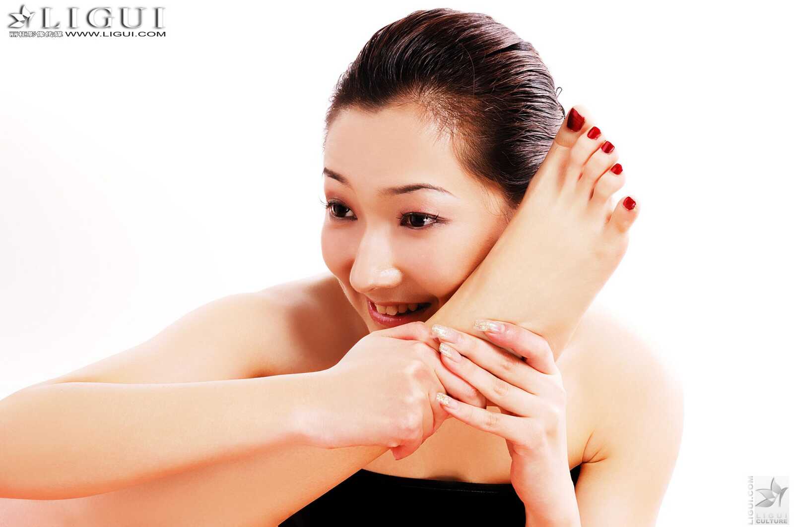 Model Kelly《瑜伽美女》 [丽柜贵足LiGui] 美腿丝足写第7张