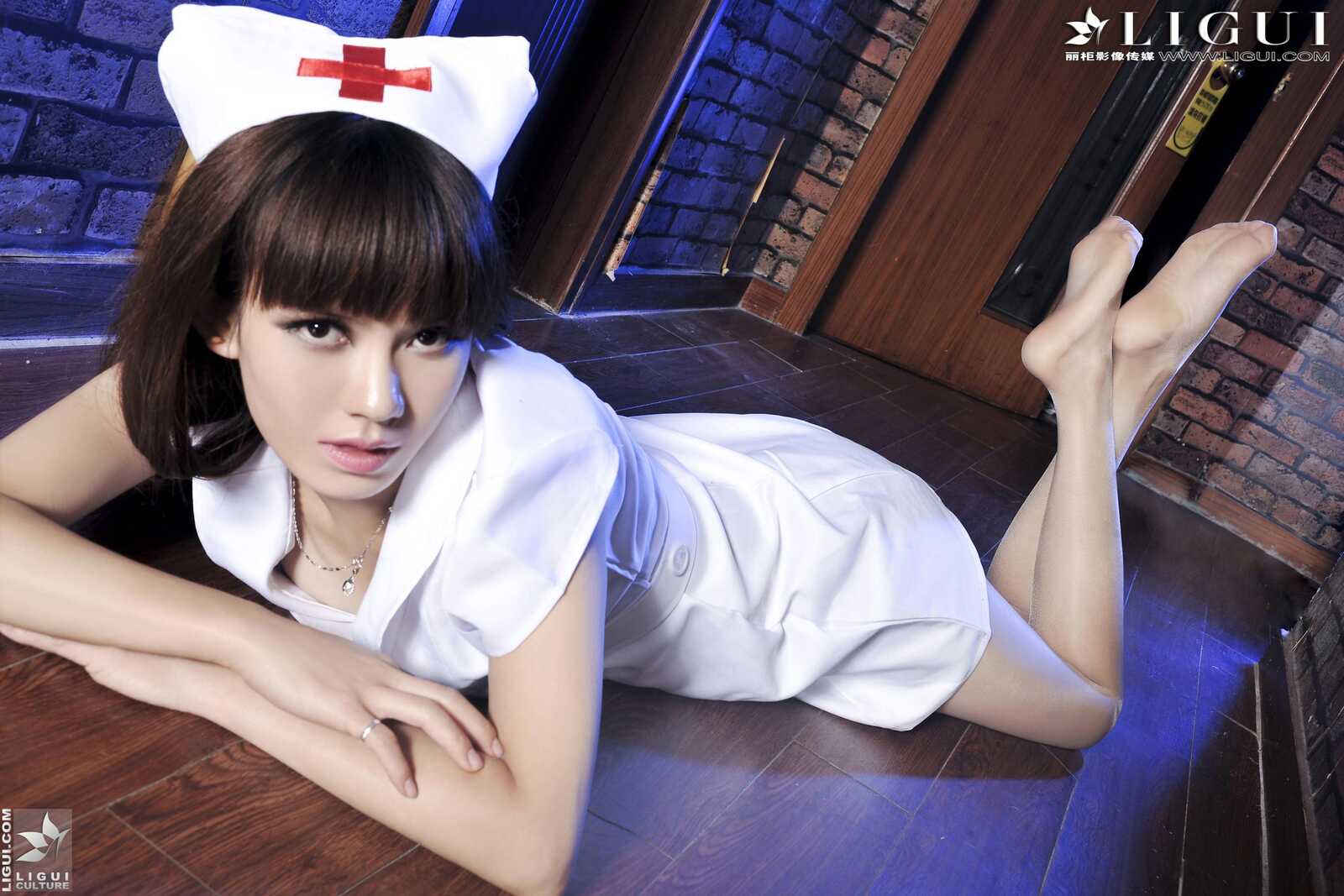 [丽柜贵足LiGui] Model 晴晴《情趣护士高跟》美腿丝第1张