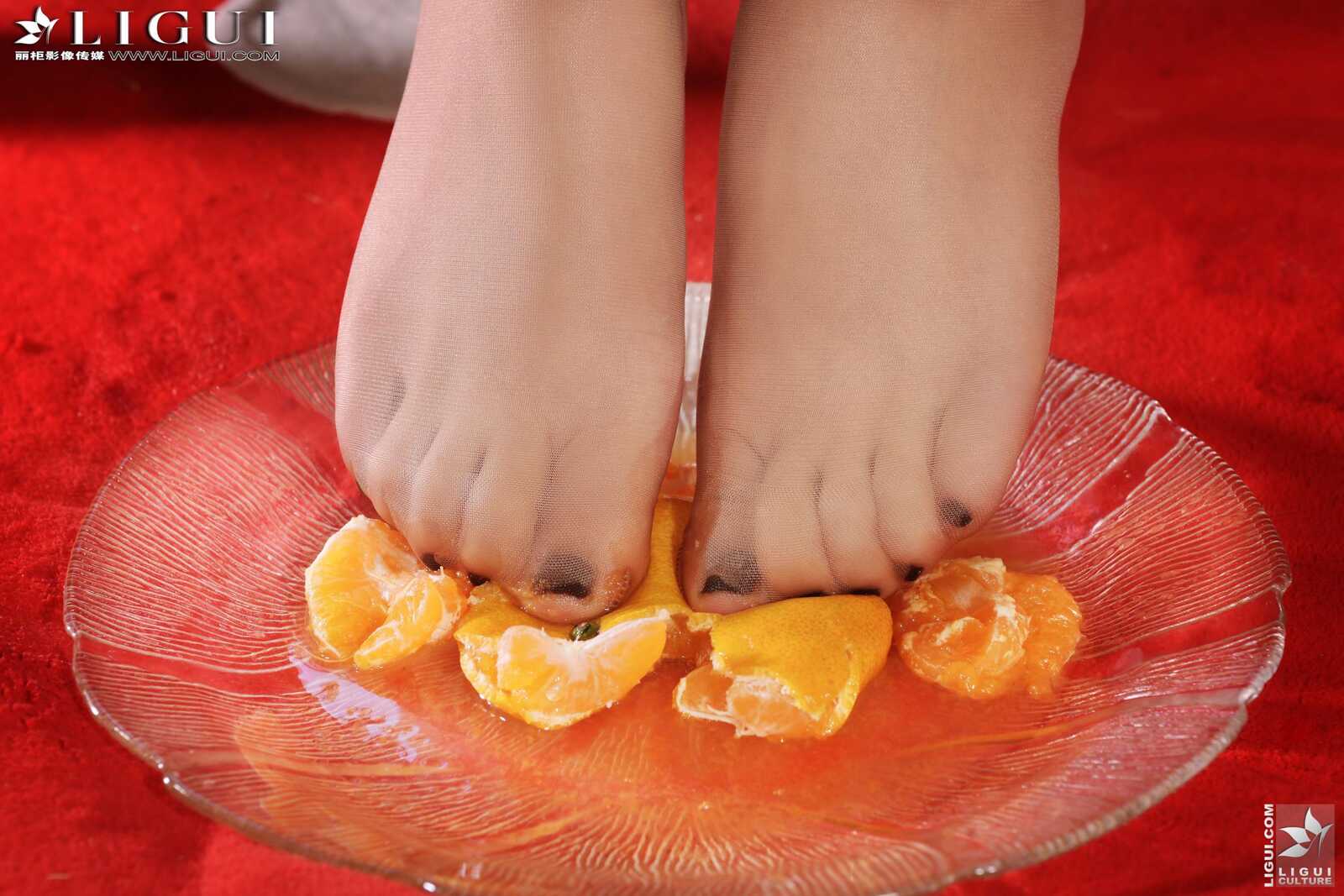 Model 英子《睡衣美女水果丝足》 [丽柜贵足LiGui第4张