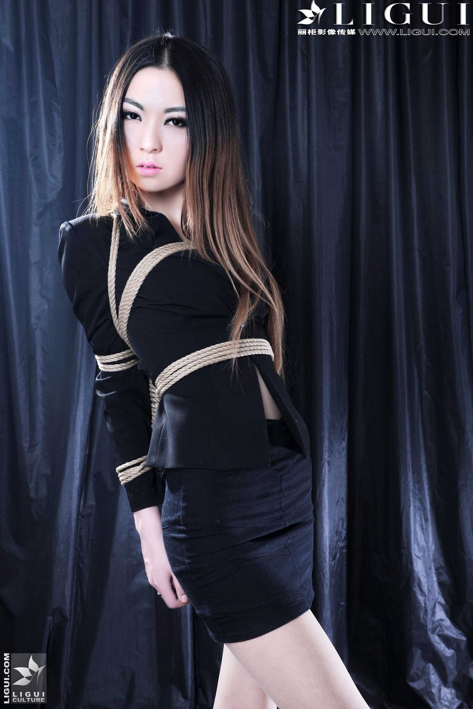 [丽柜美束LiGui] Model 文欣《制服捆绑系列》 美腿第11张