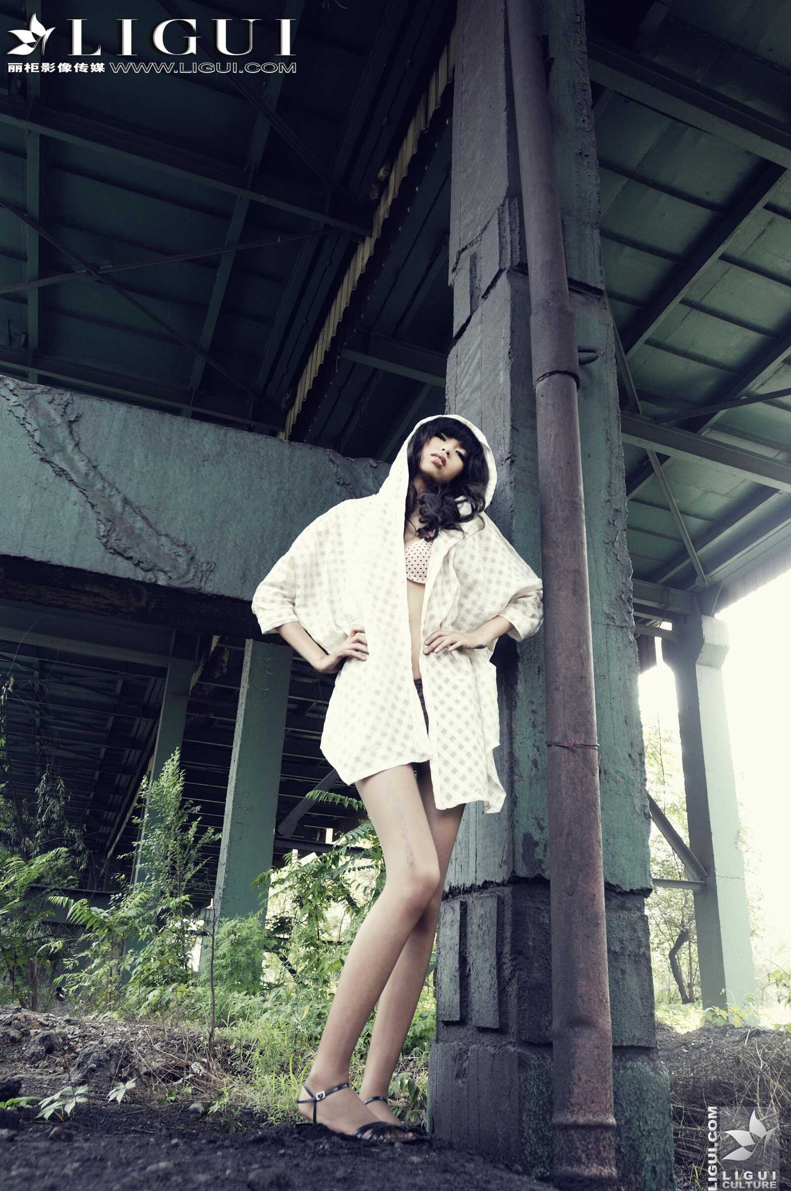 Model 孟露《黑丝高跟外拍》 [丽柜LiGui] 美腿玉足第6张