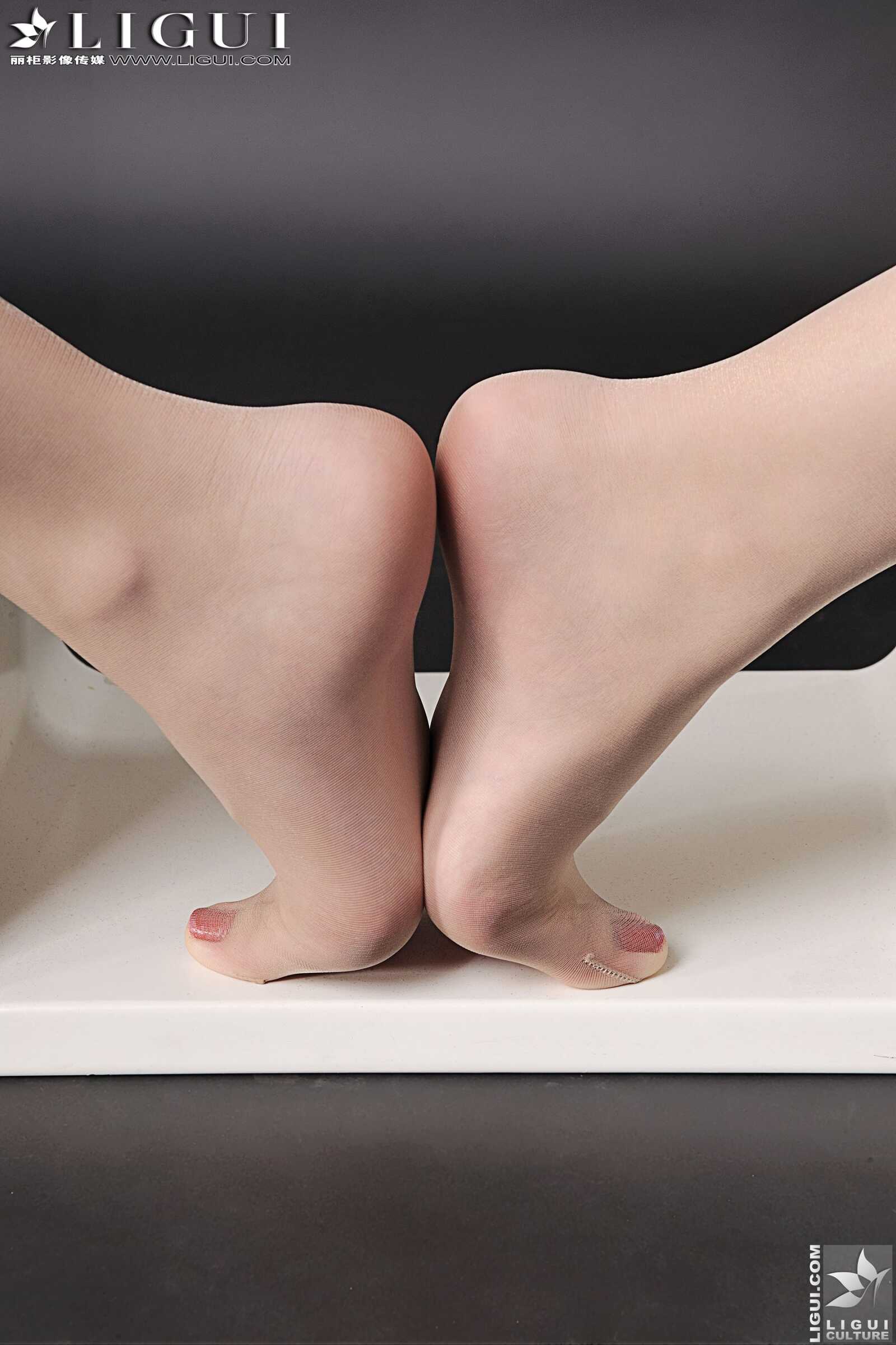 [丽柜LiGui] Model 文欣《OL职业装》上下全集 美腿玉第5张