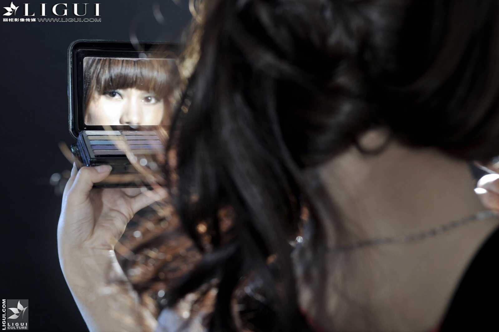 Model 晴晴《极品高跟女郎丝足魅惑》上下全集第18张