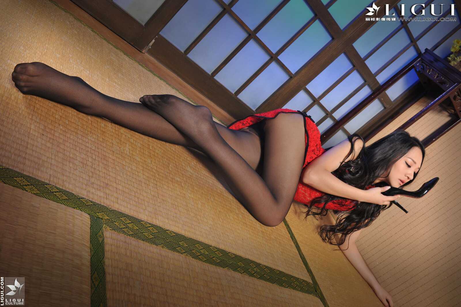 Model Amily《古典旗袍黑丝美足》上下全集 [丽柜贵第3张