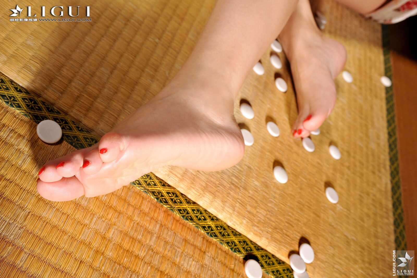 Model 安娜《旗袍贵妇丝足》上下全集 [丽柜贵足第1张