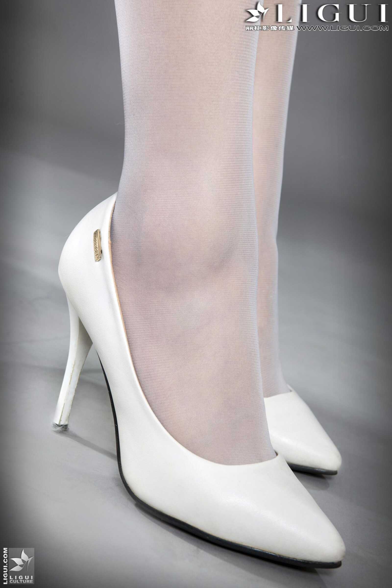 [丽柜贵足LiGui] Model 司琪《白丝护士》美腿丝足写第16张