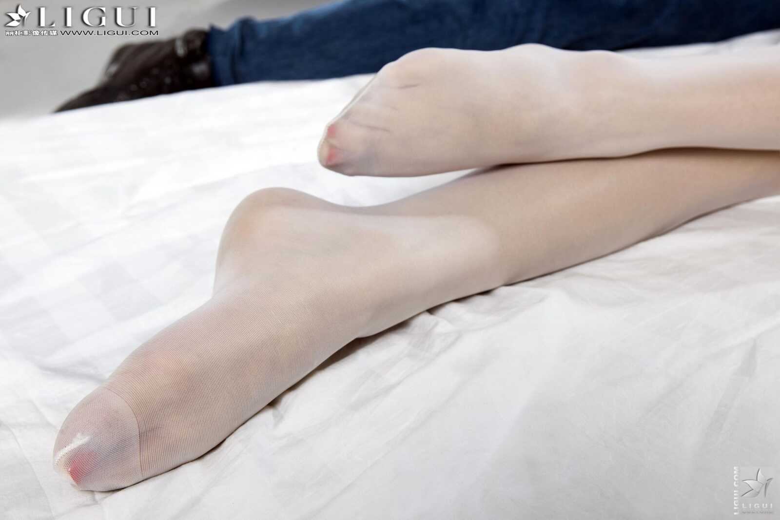 [丽柜贵足LiGui] Model 司琪《白丝护士》美腿丝足写第4张