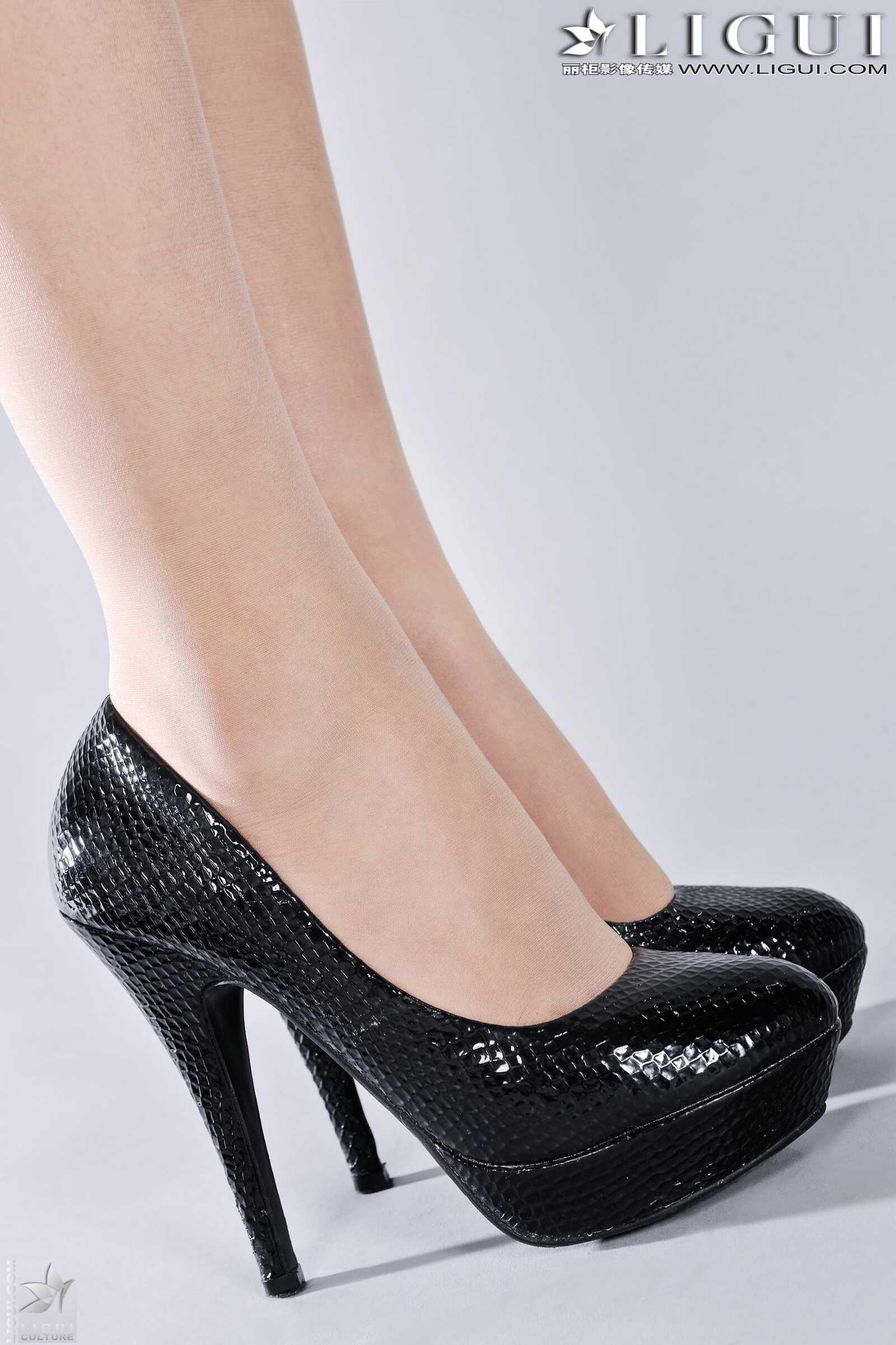 [丽柜贵足LiGui] Model 凌凌《制服高跟》上下全集第17张