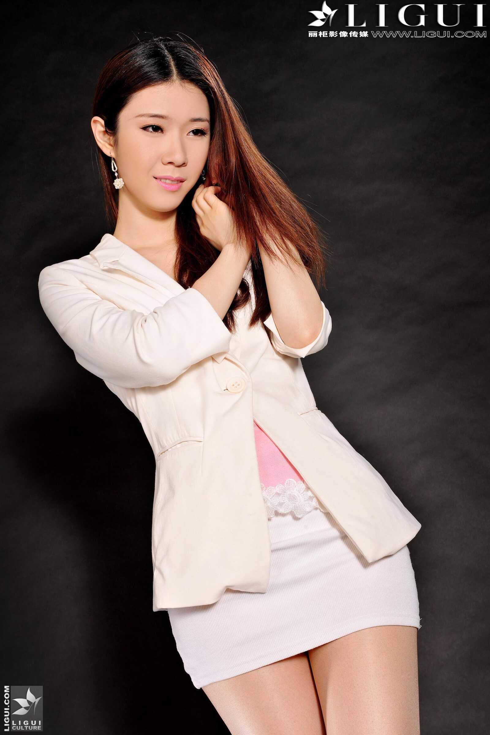 [丽柜贵足LiGui] Model 美辰《OL时尚丽人》美腿丝足第16张