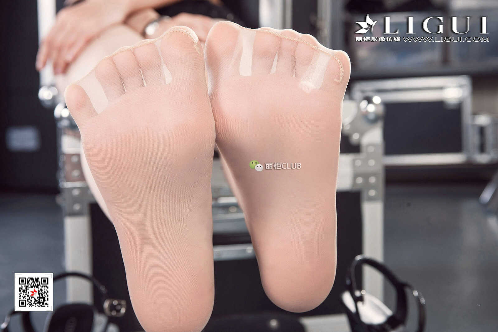 Model 文欣《热裤+肉丝袜美腿+高跟》 [丽柜Ligui]第14张