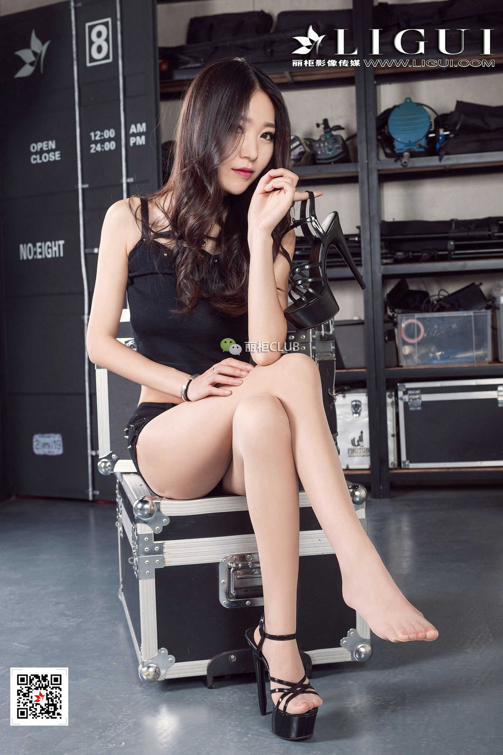 Model 文欣《热裤+肉丝袜美腿+高跟》 [丽柜Ligui]第4张