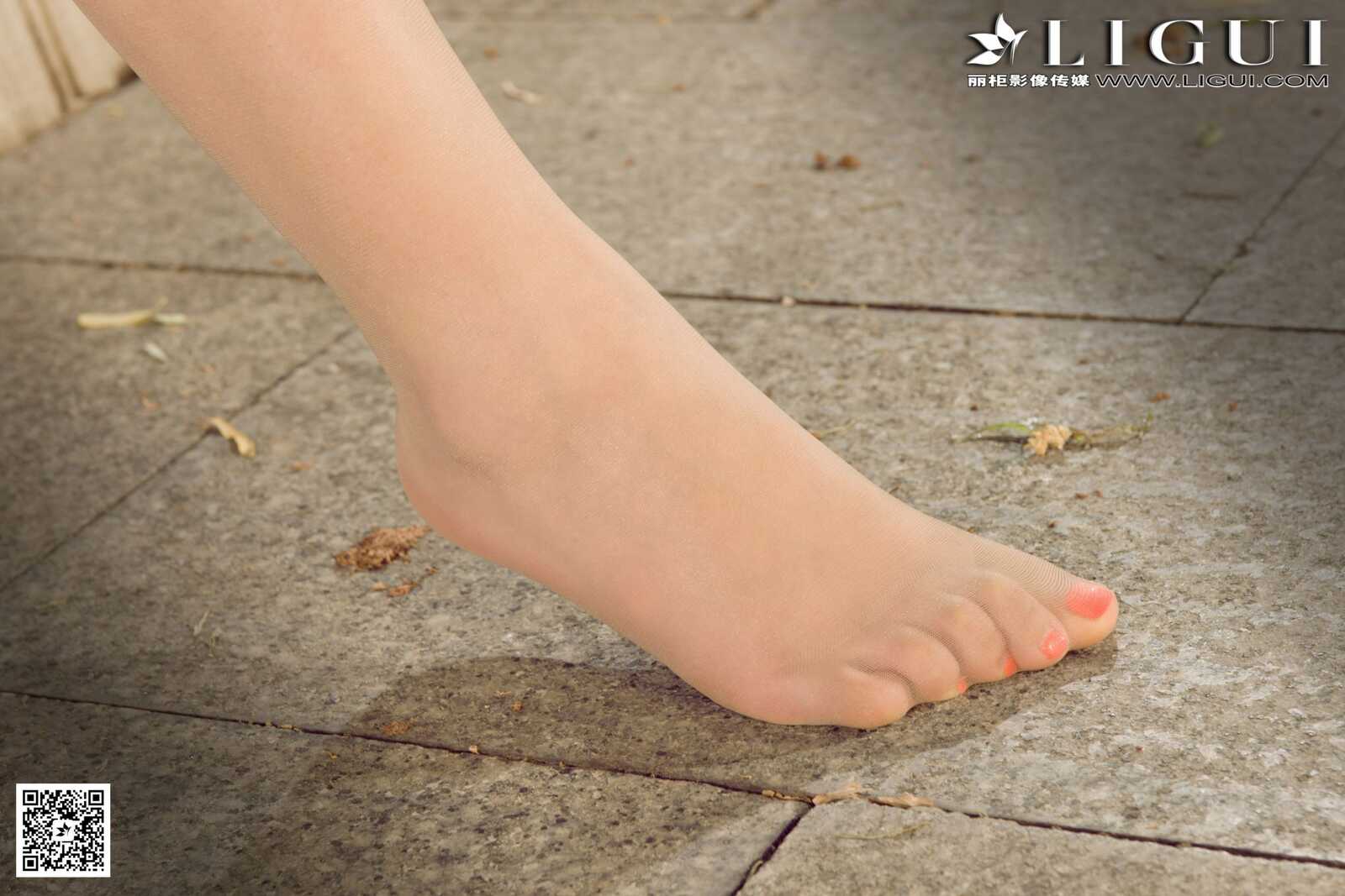 [丽柜贵足LiGui] Model 语寒《街拍时尚超短裙女郎》第7张