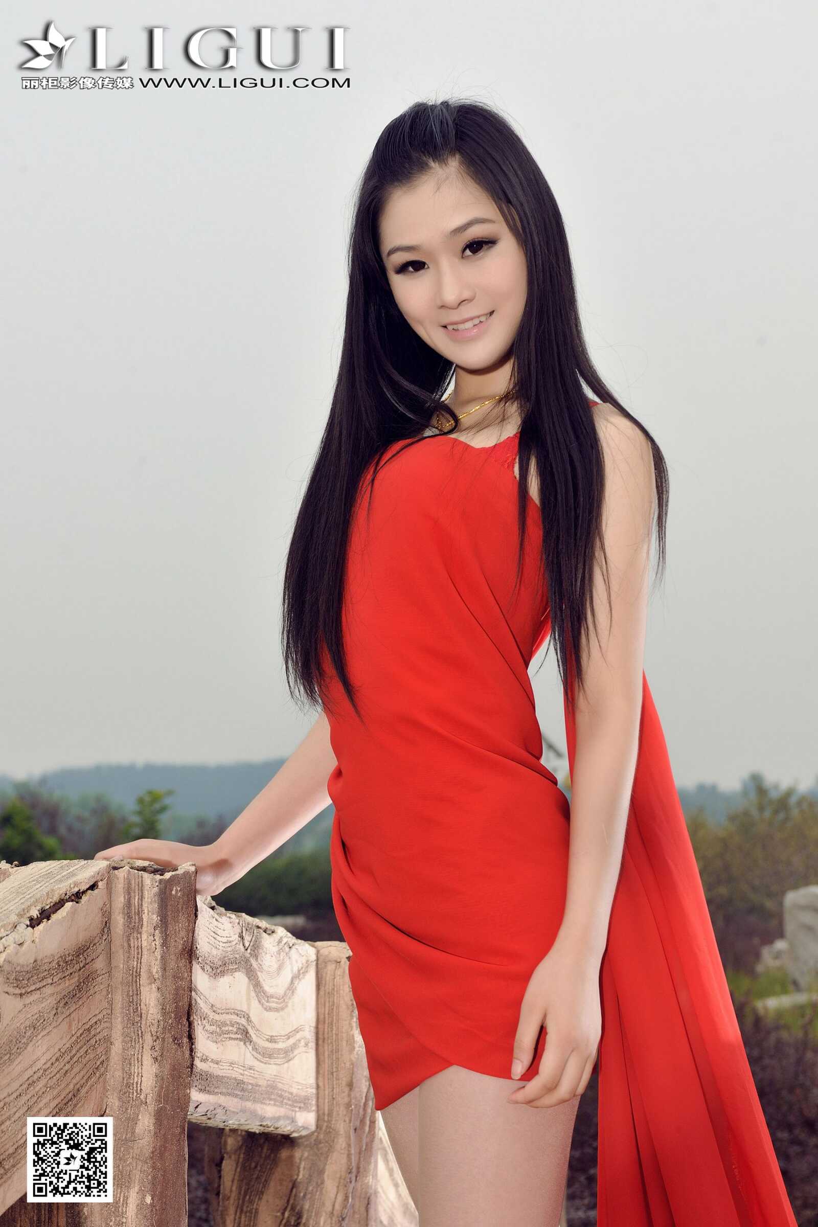 Model 凌凌《古典红裙系列》上下全集 [丽柜] 丝足第13张