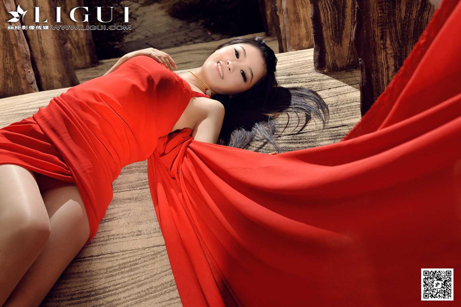 Model 凌凌《古典红裙系列》上下全集 [丽柜] 丝足第3张