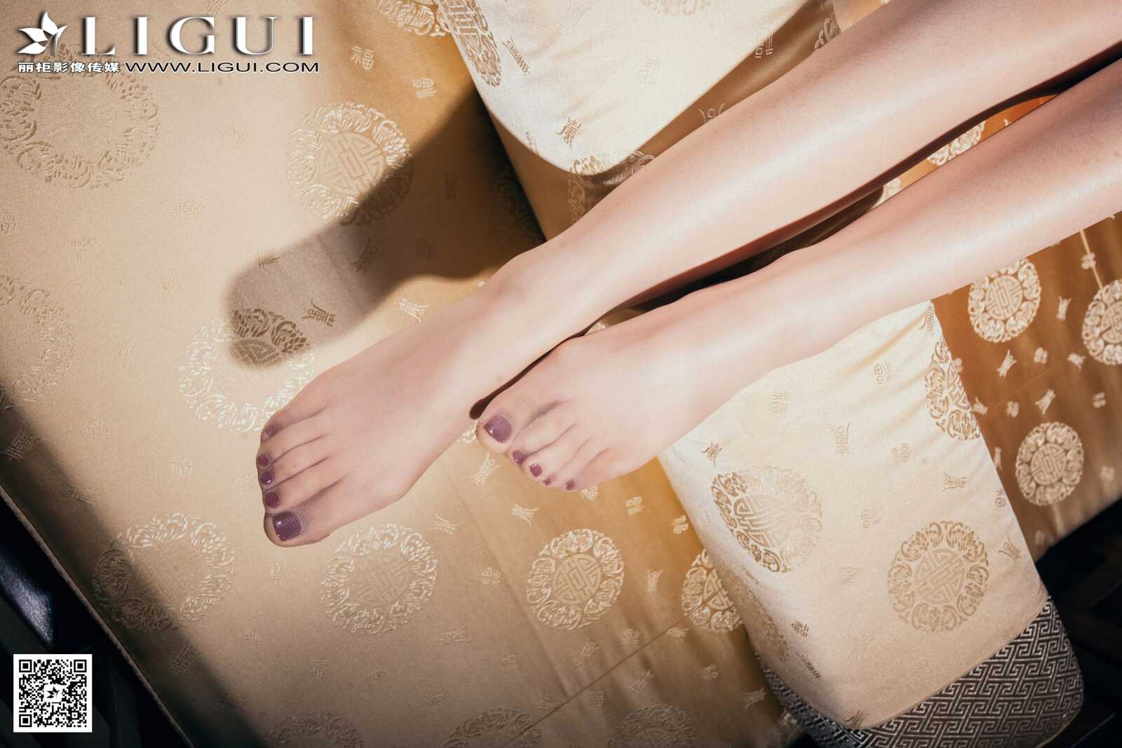 Model 文欣《古典红色旗袍》 [丽柜] 丝袜美足写真第2张