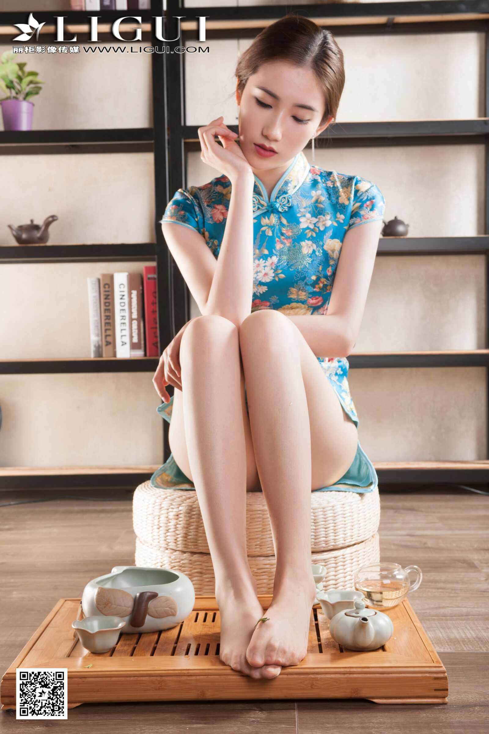 婷婷《旗袍茶道》 [丽柜] 美腿丝足写真集第3张