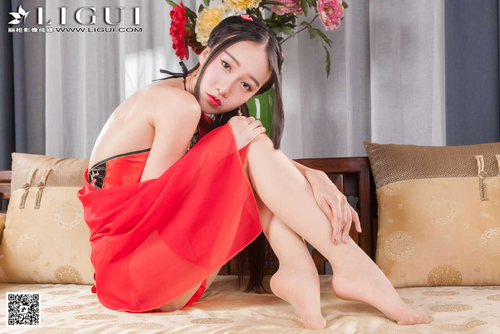 红烛《红肚兜古装美女》 [丽柜] 丝足写真集第6张