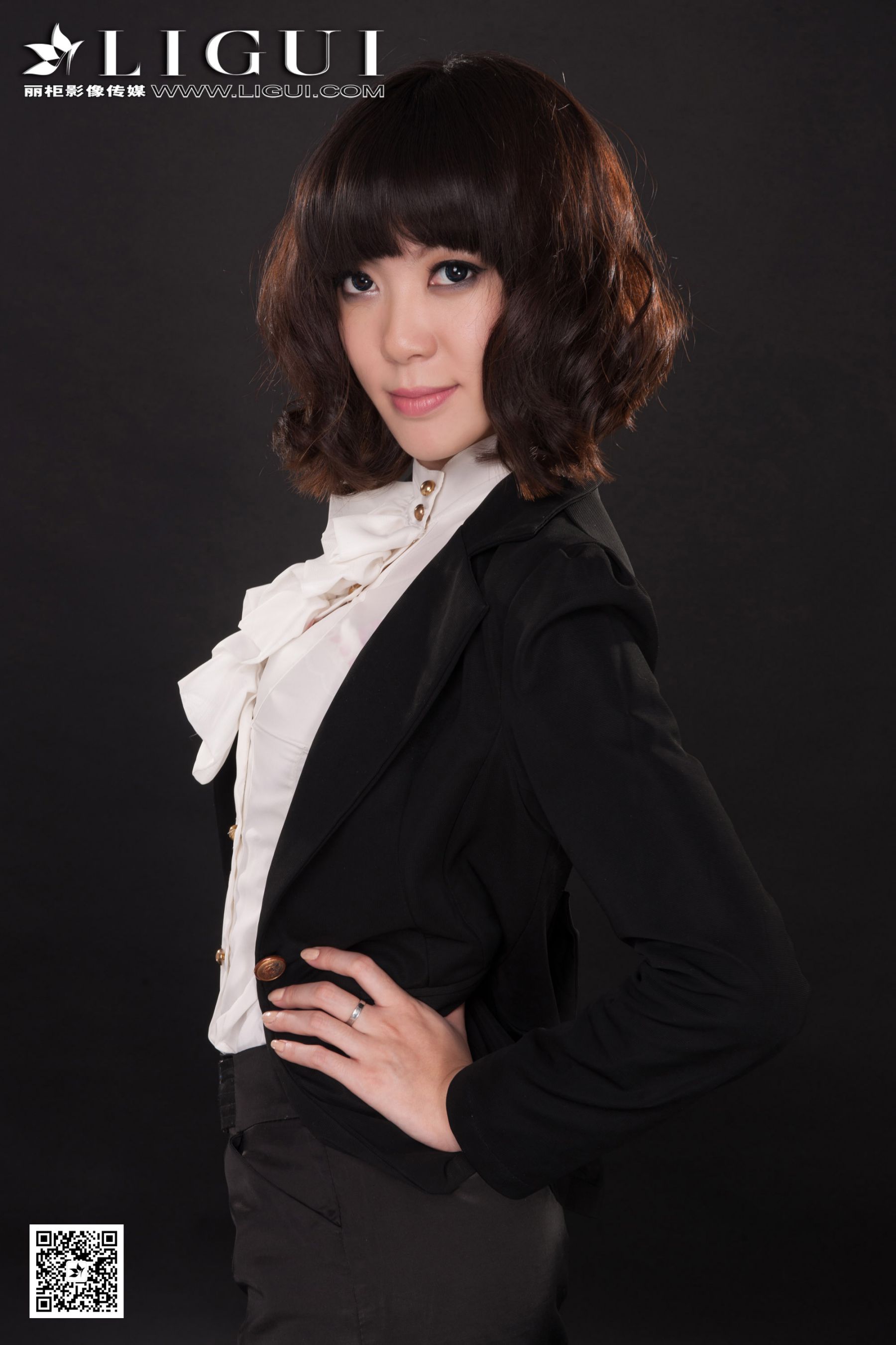 [丽柜贵足] Model 乐乐《职业装丝足高跟》上下全第15张