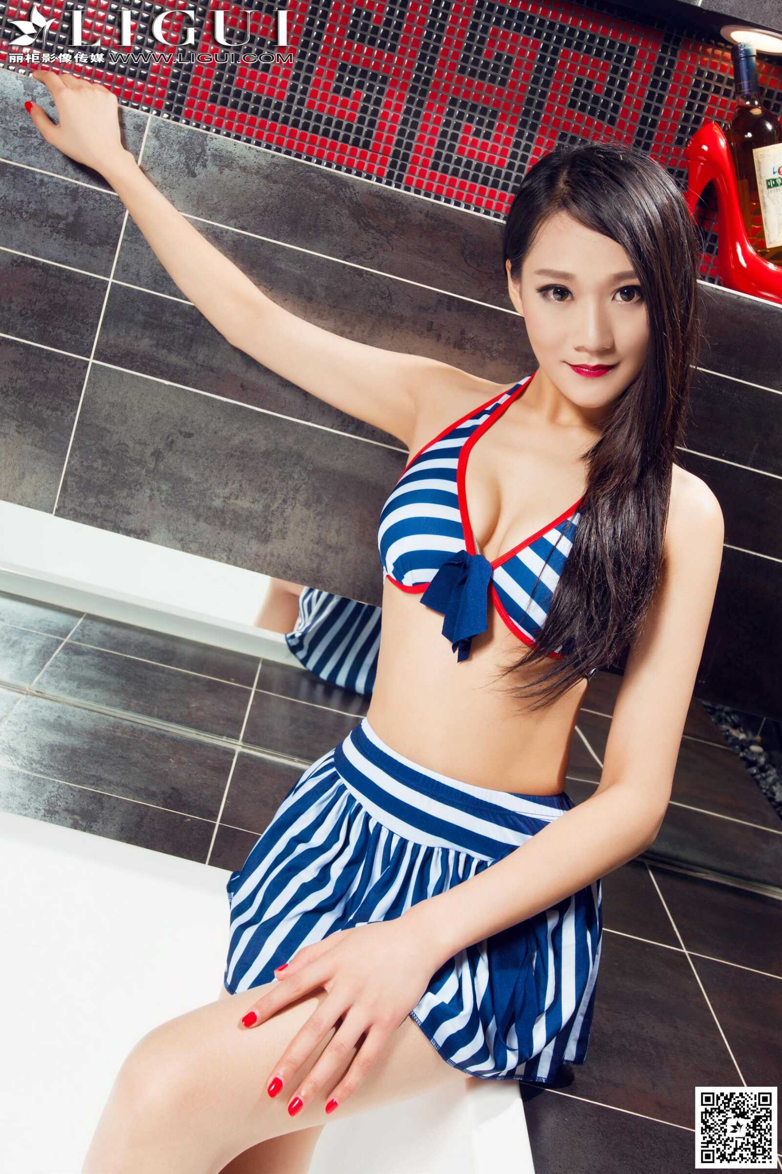 [丽柜LiGui] Model 小唐《浴室比基尼丝足高跟》美腿第7张