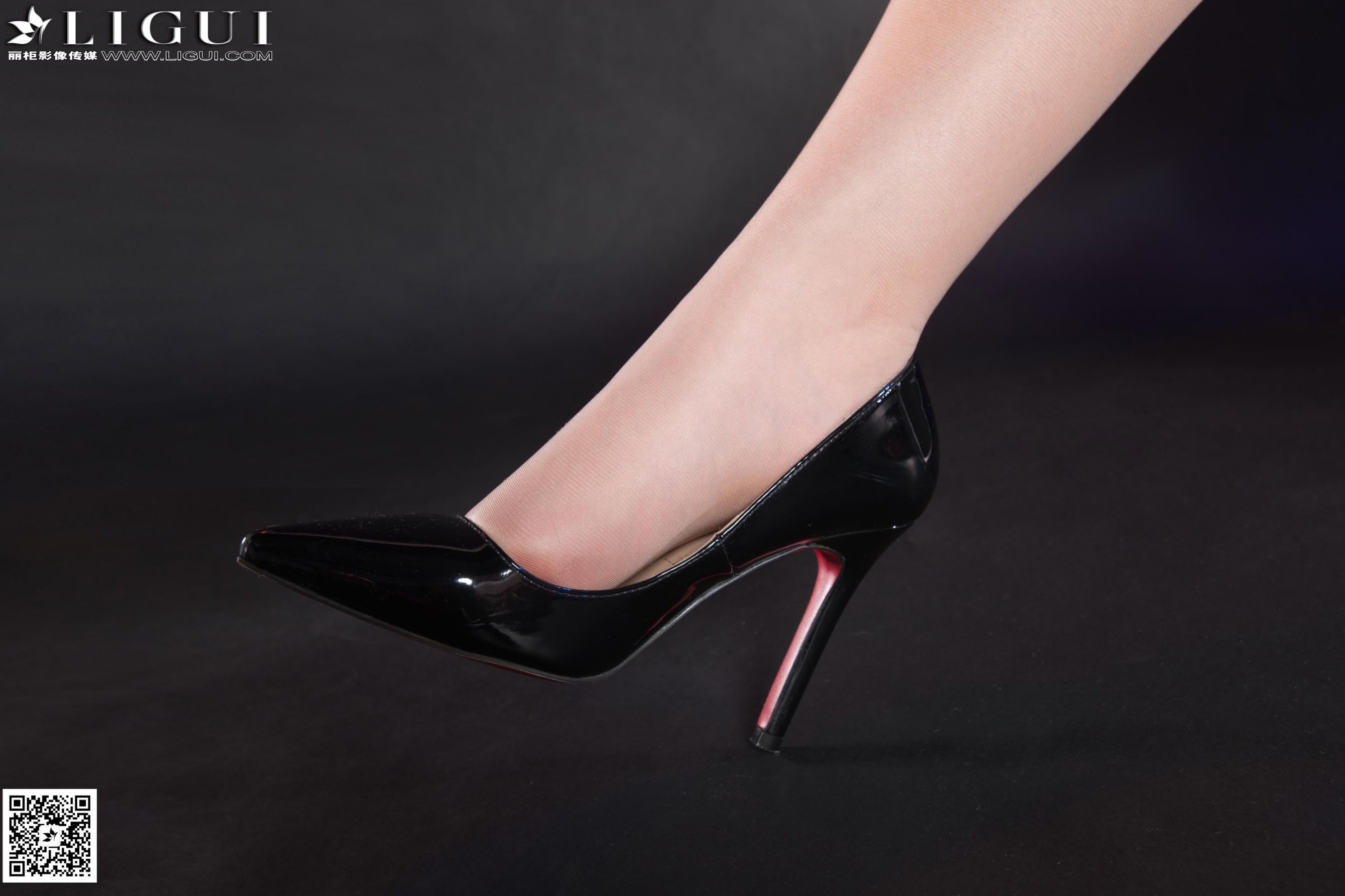 Model 语寒《牛仔热裤高跟》 [丽柜LiGui] 美腿玉足第12张