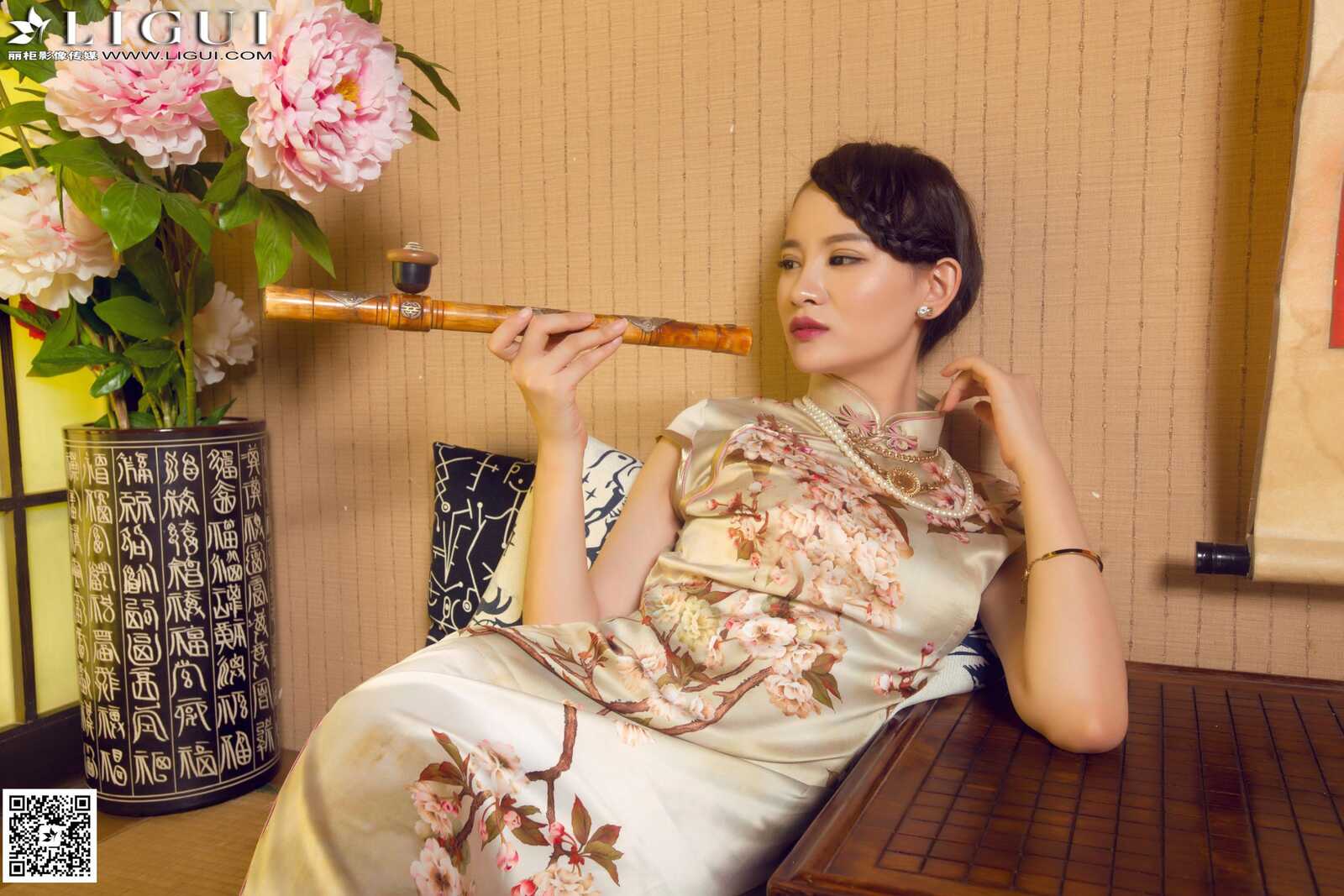 Model AMY《高贵旗袍美人》 [丽柜LiGui] 美腿玉足写第3张