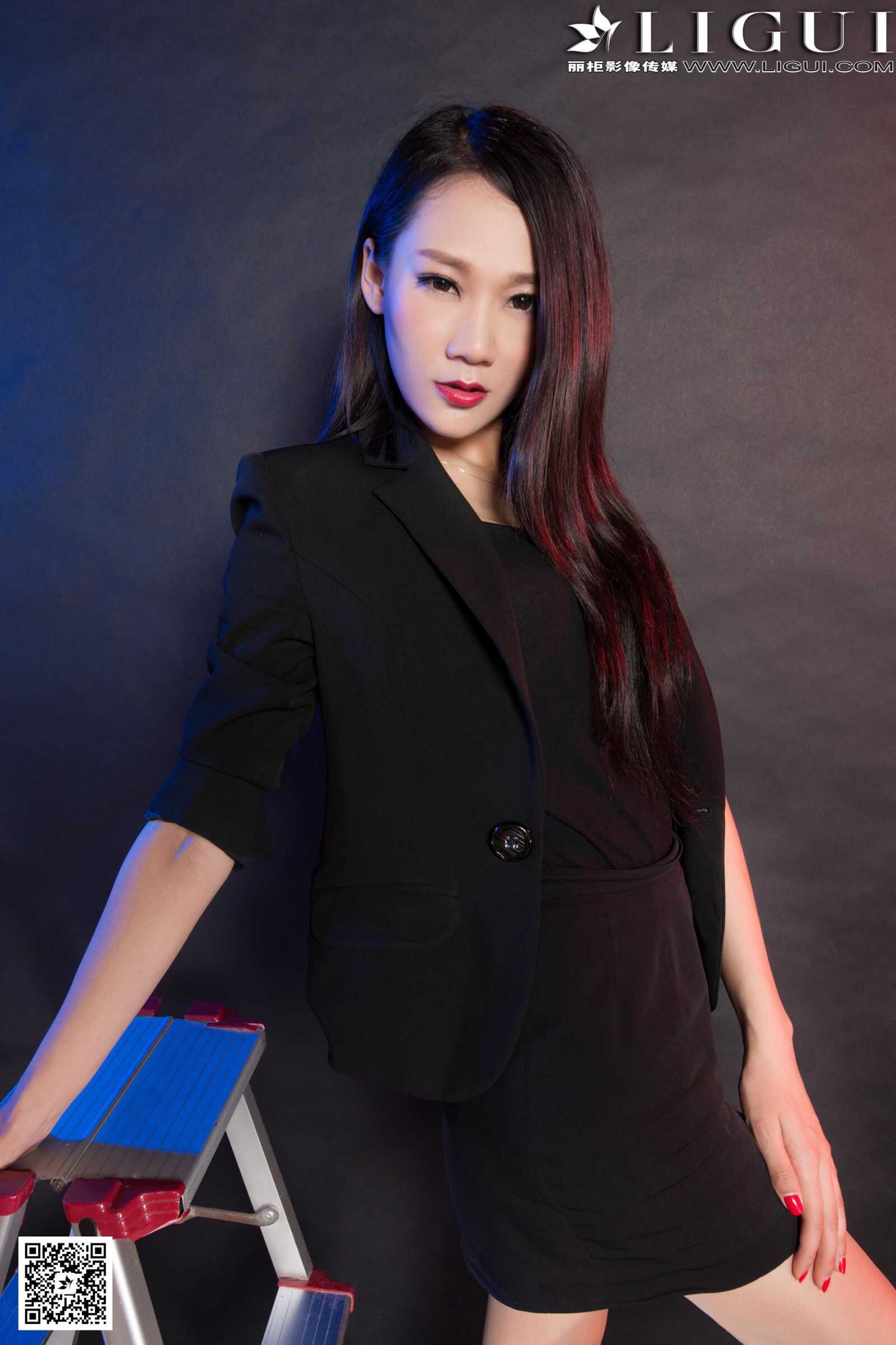 [丽柜LiGui] Model 曼蒂《职业装高跟丝足》上下全集第15张