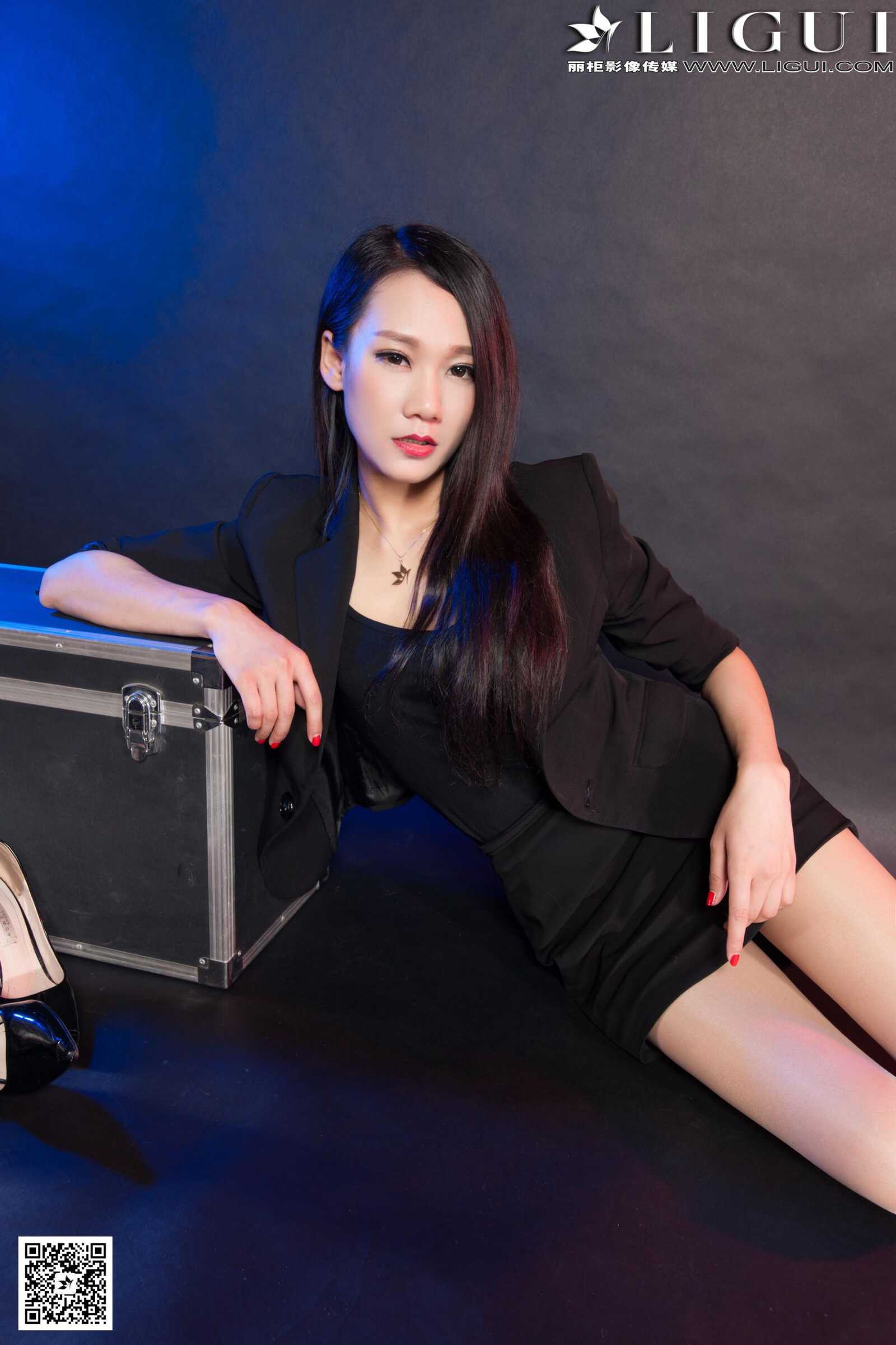 [丽柜LiGui] Model 曼蒂《职业装高跟丝足》上下全集第2张