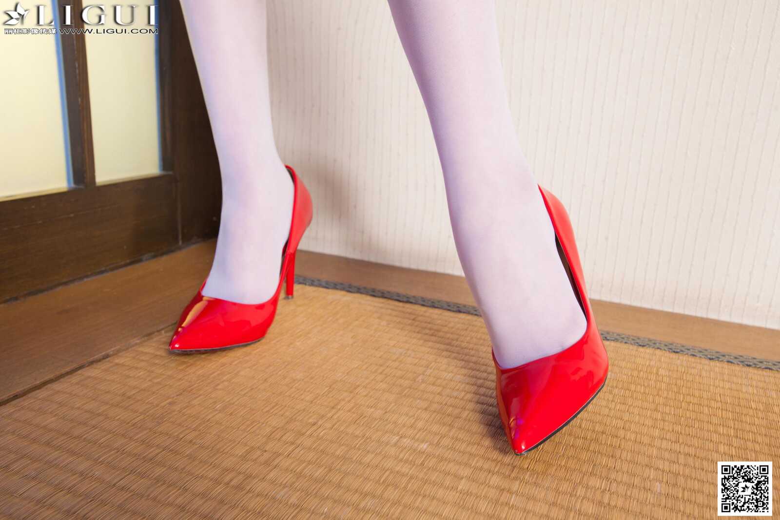 Model 佳怡《白丝红高跟护士丝足》上下全集 [丽柜第18张