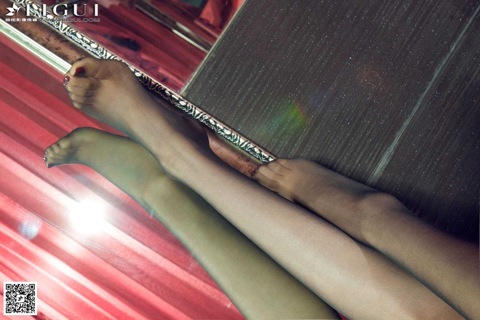 Model AMY《吊带裙黑丝高跟女郎》 [丽柜LiGui] 美腿第1张