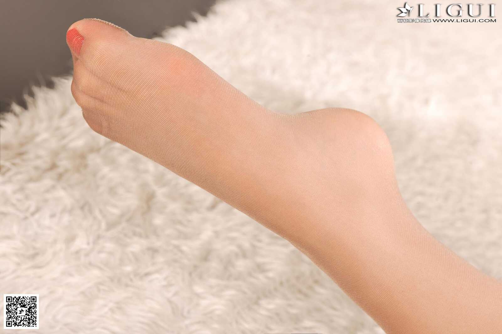 [丽柜LiGui] Model 安然《蓝色职业装套裙丝足》美腿第7张