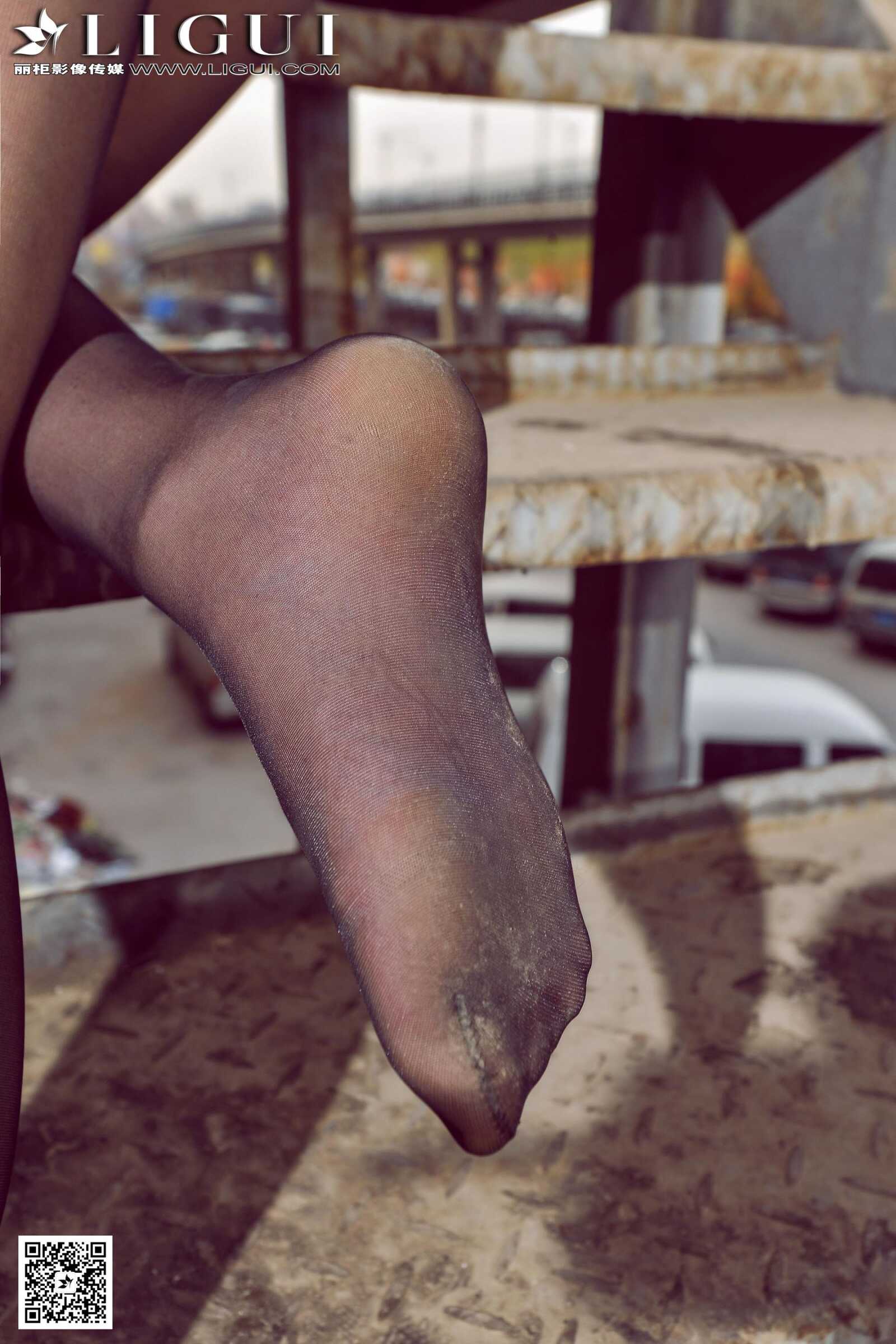 Model 佳怡《黑丝高跟女王外拍》上下全集 [丽柜第1张