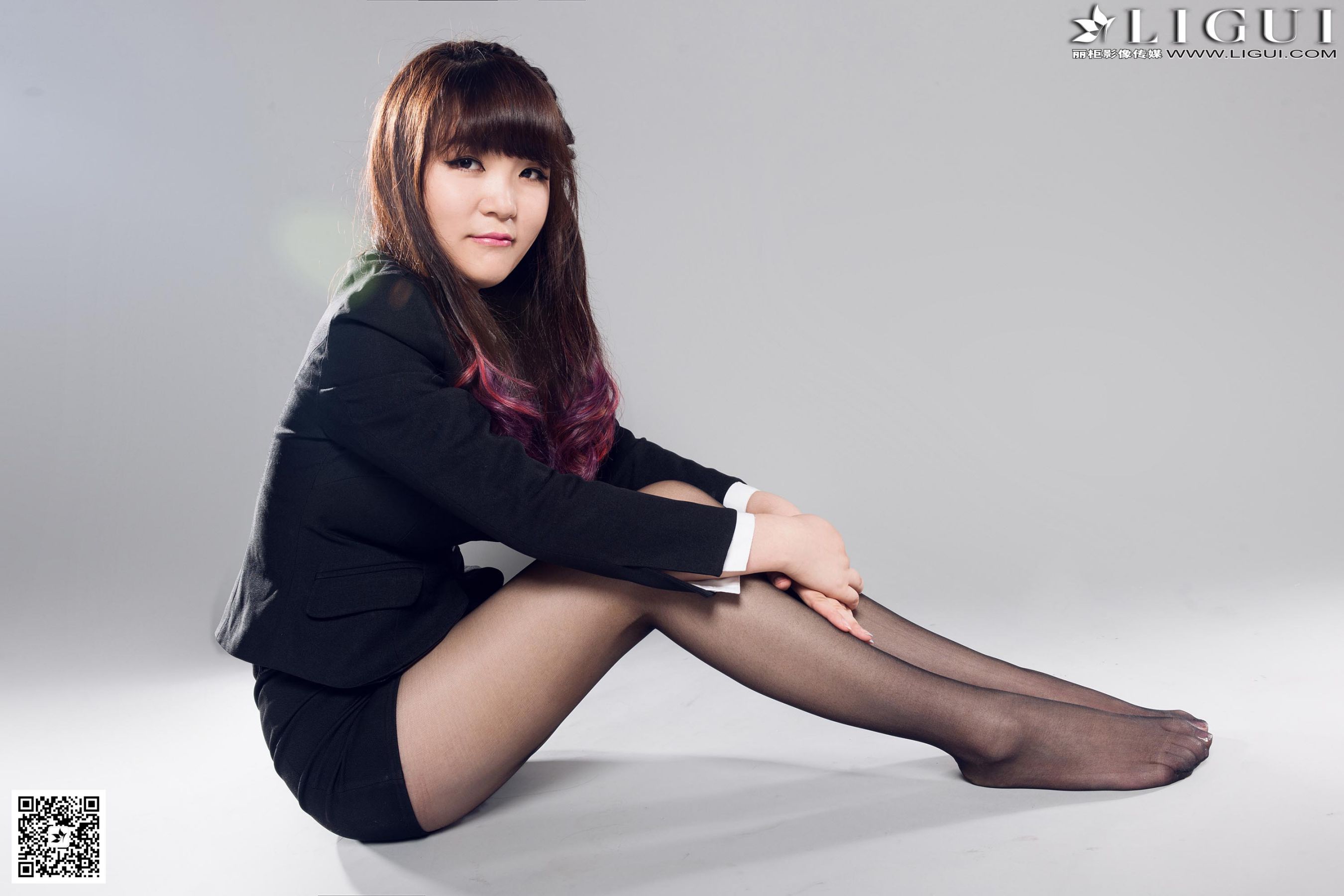 [丽柜贵足学院] Model 小倩《黑丝高跟职业装》美第4张