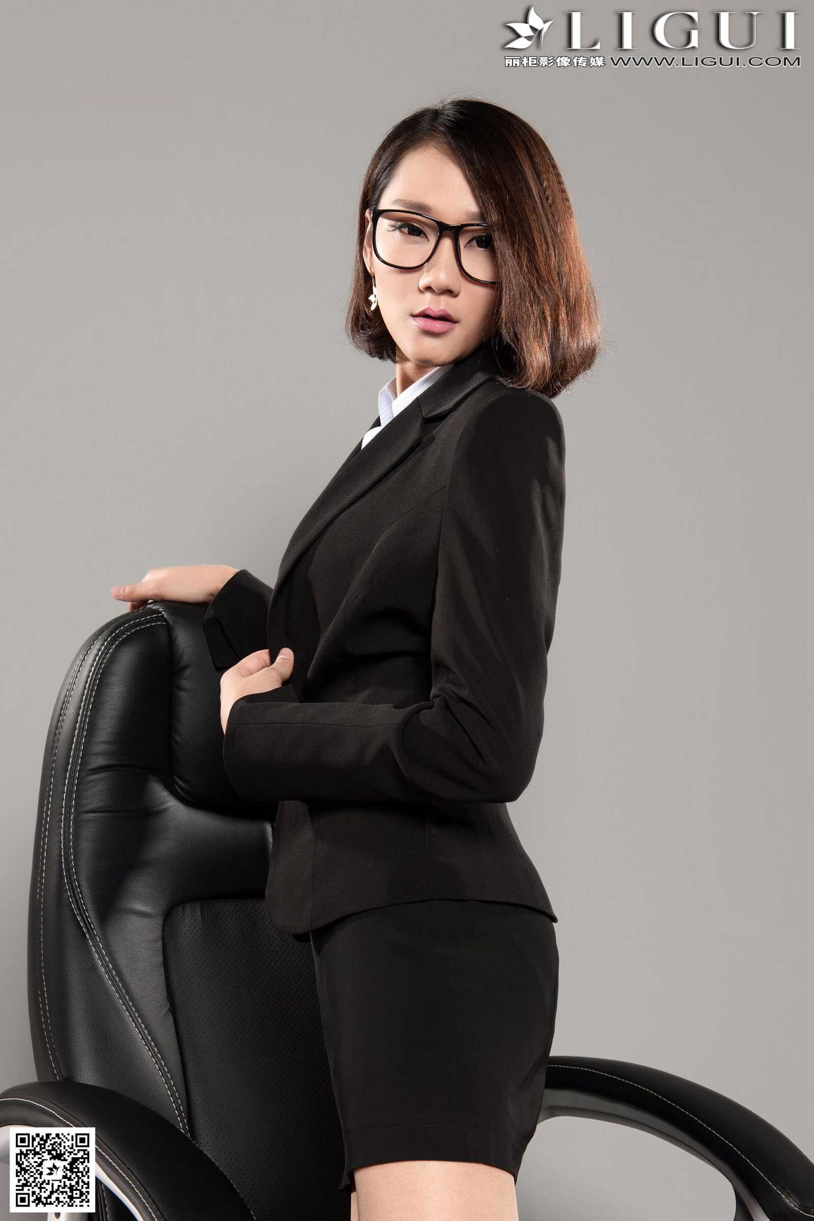 [丽柜LiGui] Model 曼蒂《职场丽人丝足》上下全集第10张