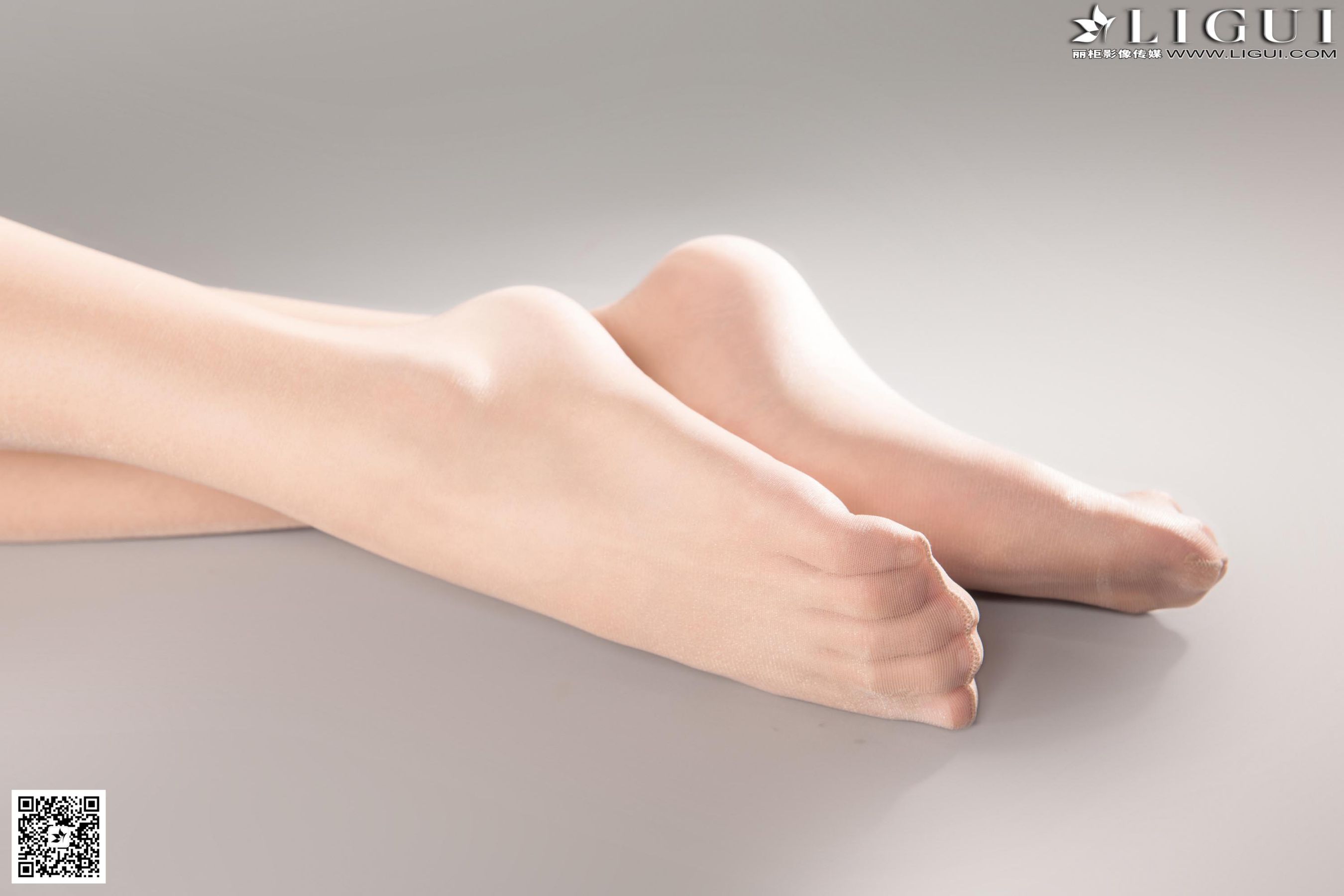 [丽柜LiGui] Model 曼蒂《职场丽人丝足》上下全集第2张